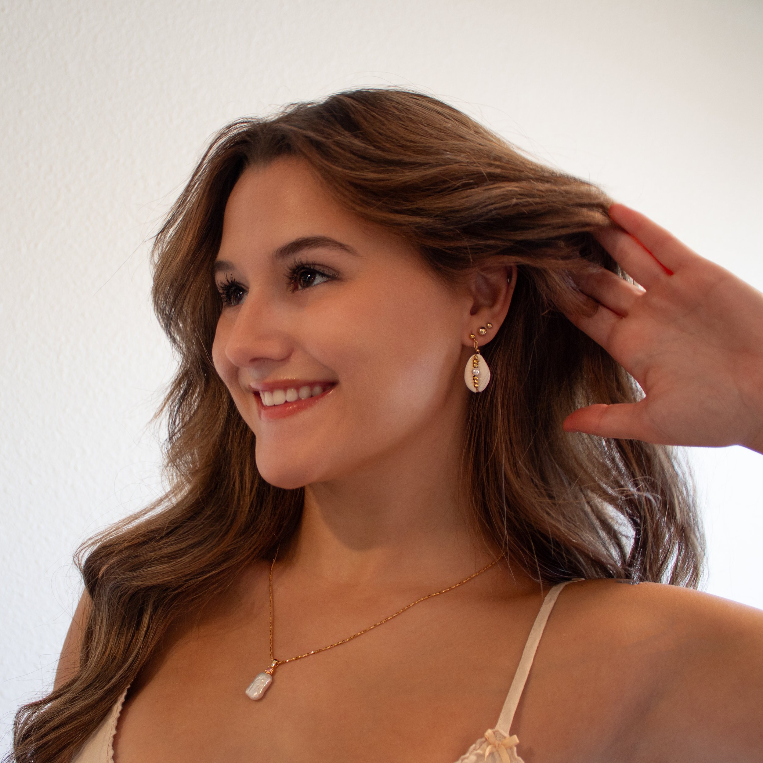 puka pearl try on .jpg