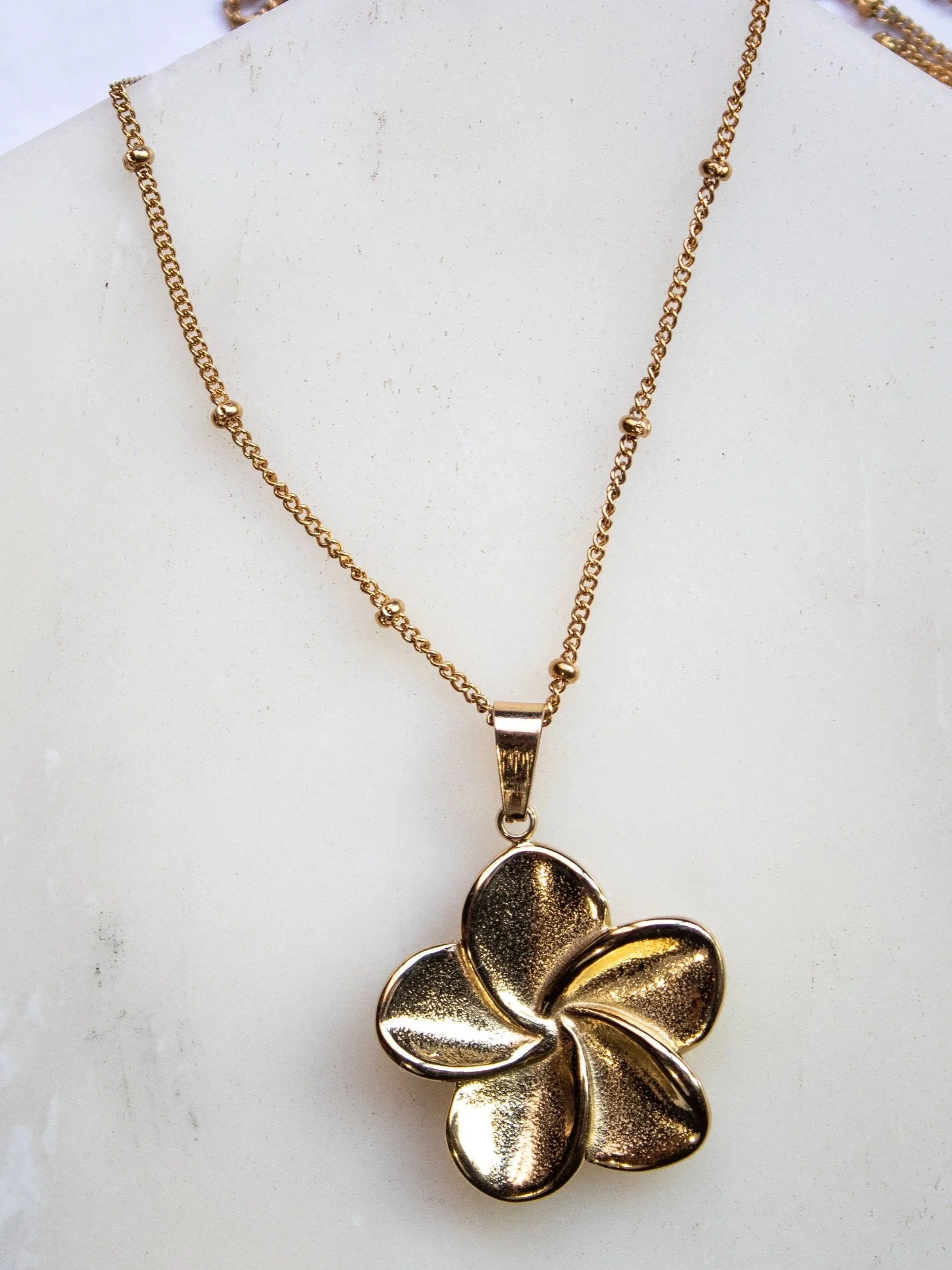 beach+blossom+necklace.jpg