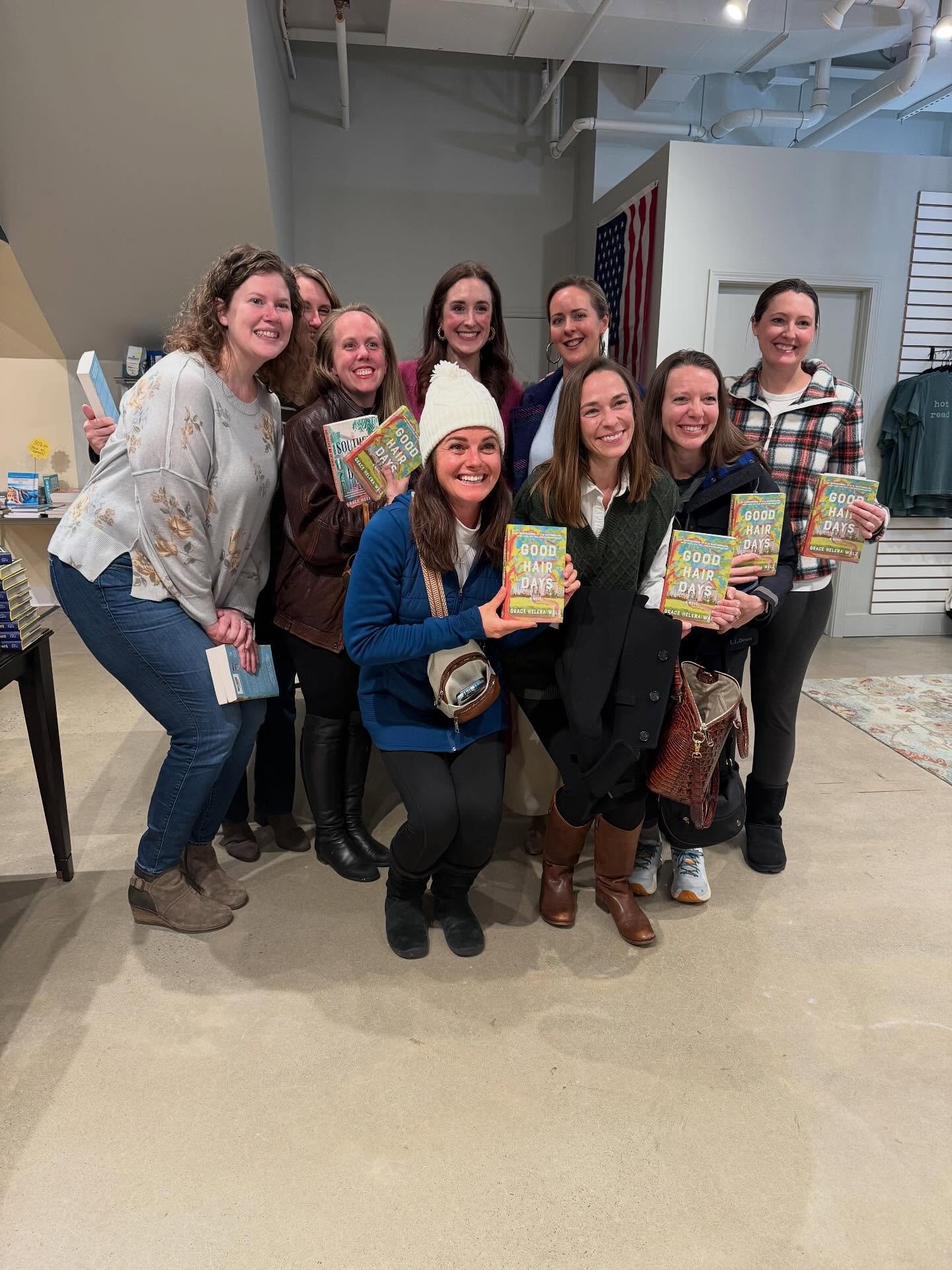 Loved celebrating one of our favorite authors @gracehelenabooks - and her beautiful new novel &ldquo;Good Hair Days.&rdquo; 💕

Such a special night filled with laughter, love, and the sweetest conversation with @kimberlydbrock 💛

Congrats on your l