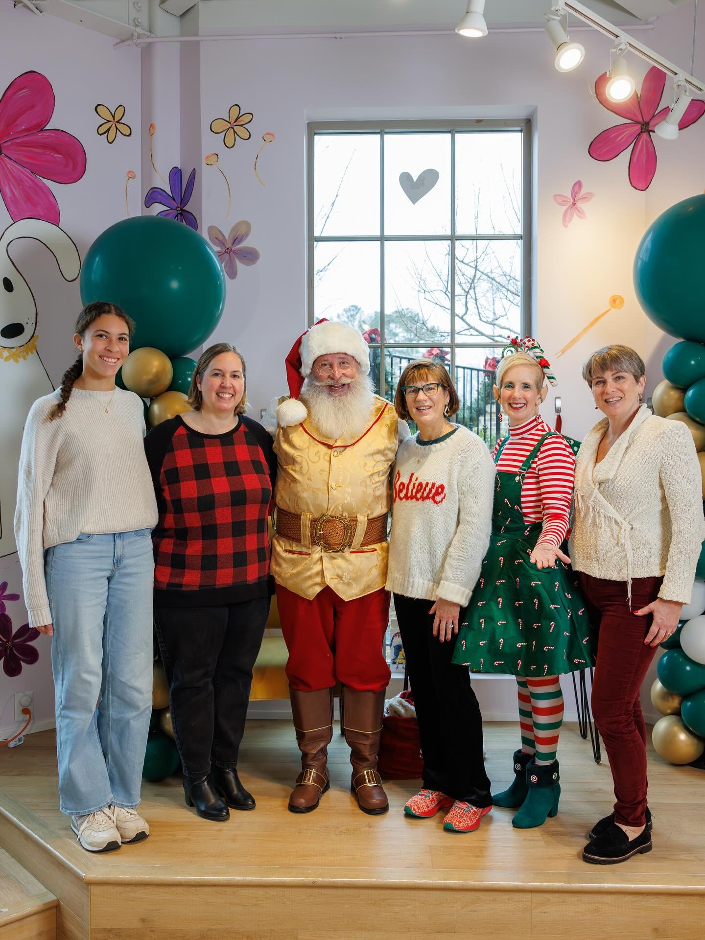Thank you to everyone who stopped by for our Santa photos at Poe &amp; Co &mdash; we loved kicking off the season with you! 🎅📸

Huge shoutout to @thestrollmag, @rachelyatteauphotography, and @barberdianne_realtor for helping make the day extra fest