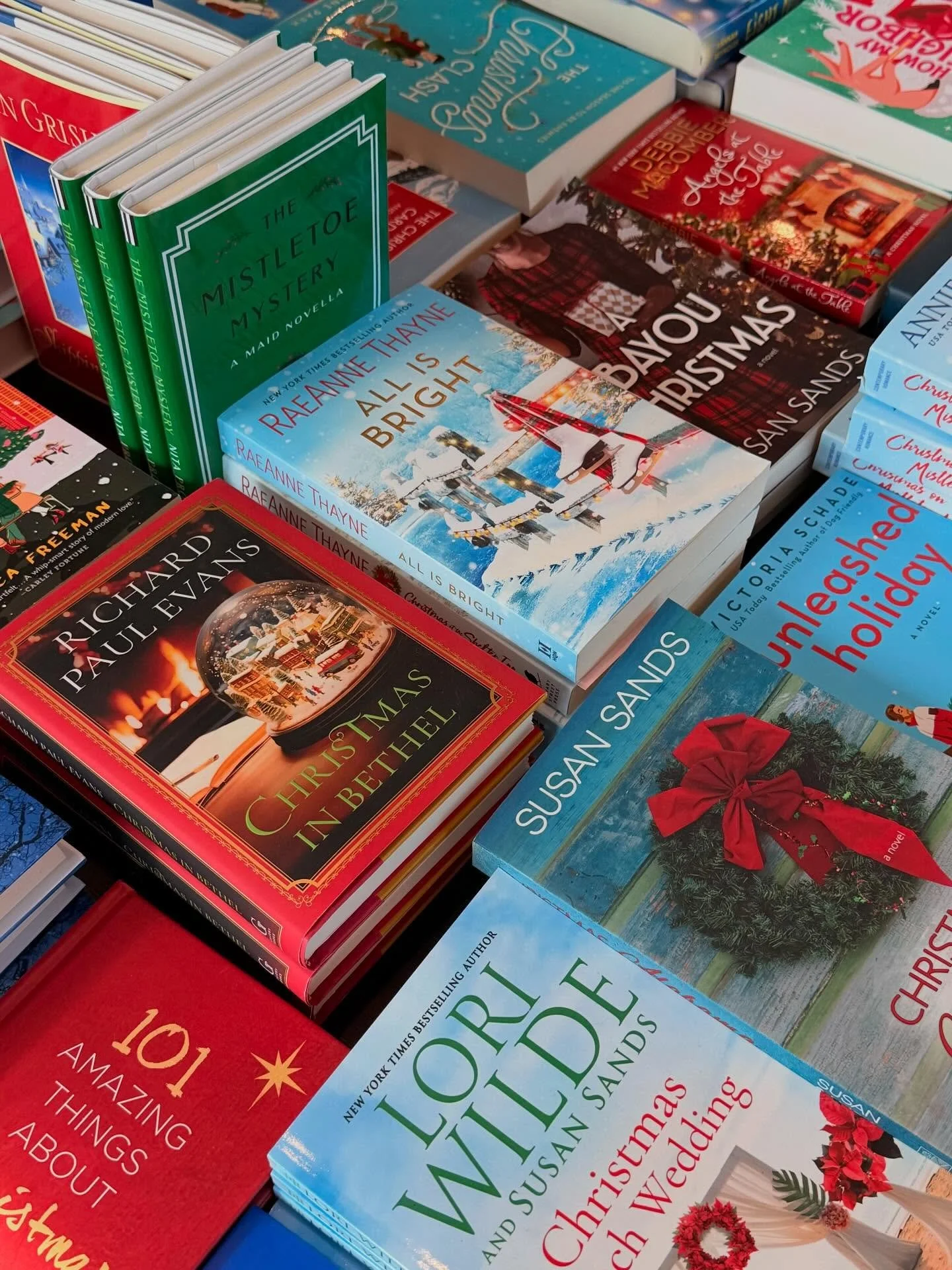 We love a Christmas Eve tradition that involves slowing down and turning pages 📚✨ Before the busyness of Christmas begins, there&rsquo;s always time for a story!

What is your favorite Christmas Eve tradition? 🎄