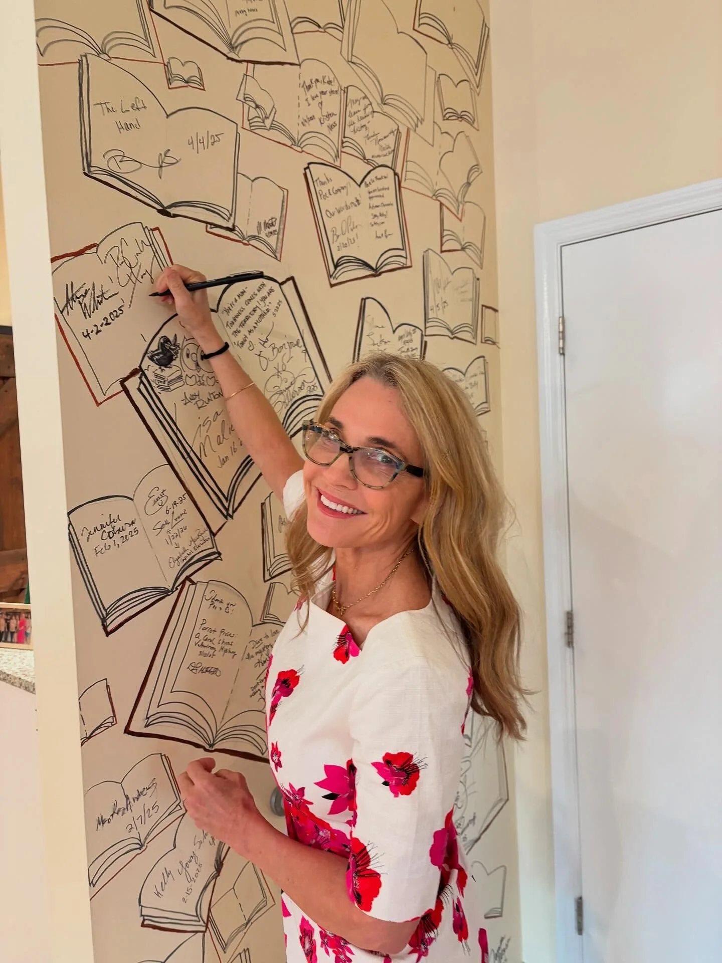 Such a special afternoon at Poe &amp; Company ✨📚

We celebrated the paperback release of &ldquo;The Story She Left Behind&rdquo; with Patti Callahan Henry in conversation with Mary Kay Andrews&mdash;an engaging, heartfelt discussion filled with laug