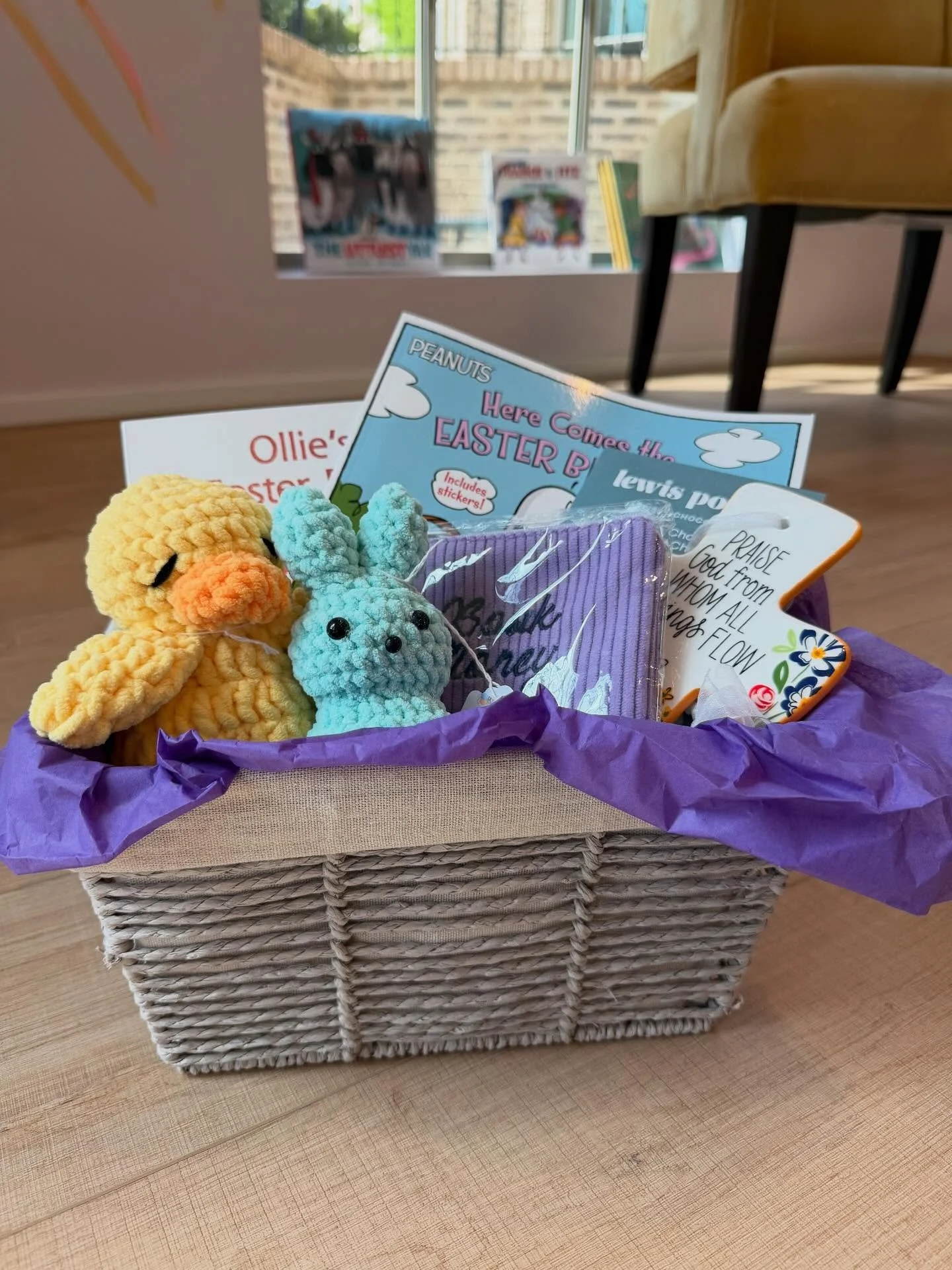 Still building those Easter baskets? 🐣

Come by Poe &amp; Company&mdash;we&rsquo;ve got plenty of fun, thoughtful options your kids will be excited to find.

#poeandcompanybookstore #miltonga #crabapplega #booksofinstagram #smallbusinesslove
