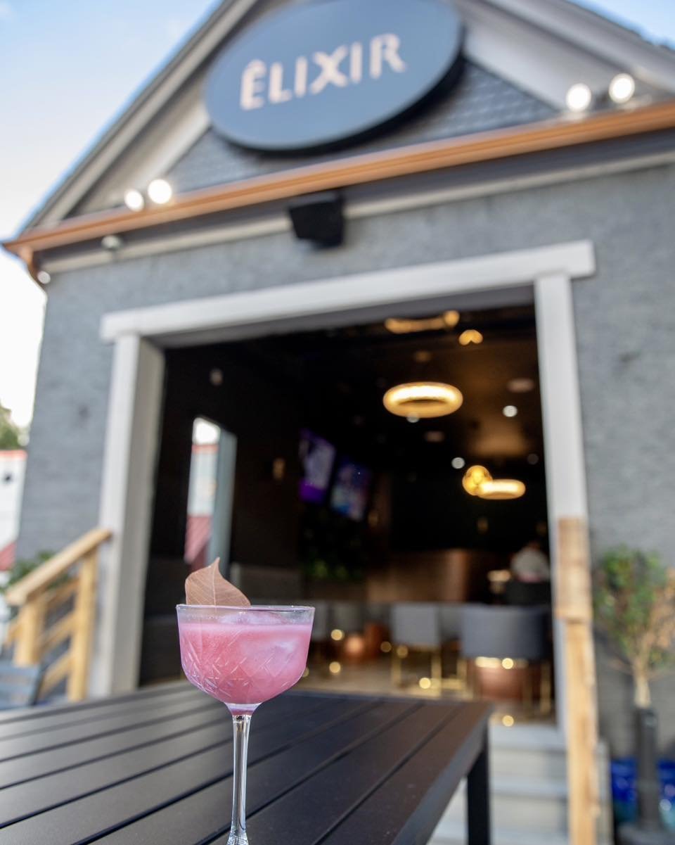 Call your friends, there&rsquo;s a new Sunday funday spot in town. 📞🥂