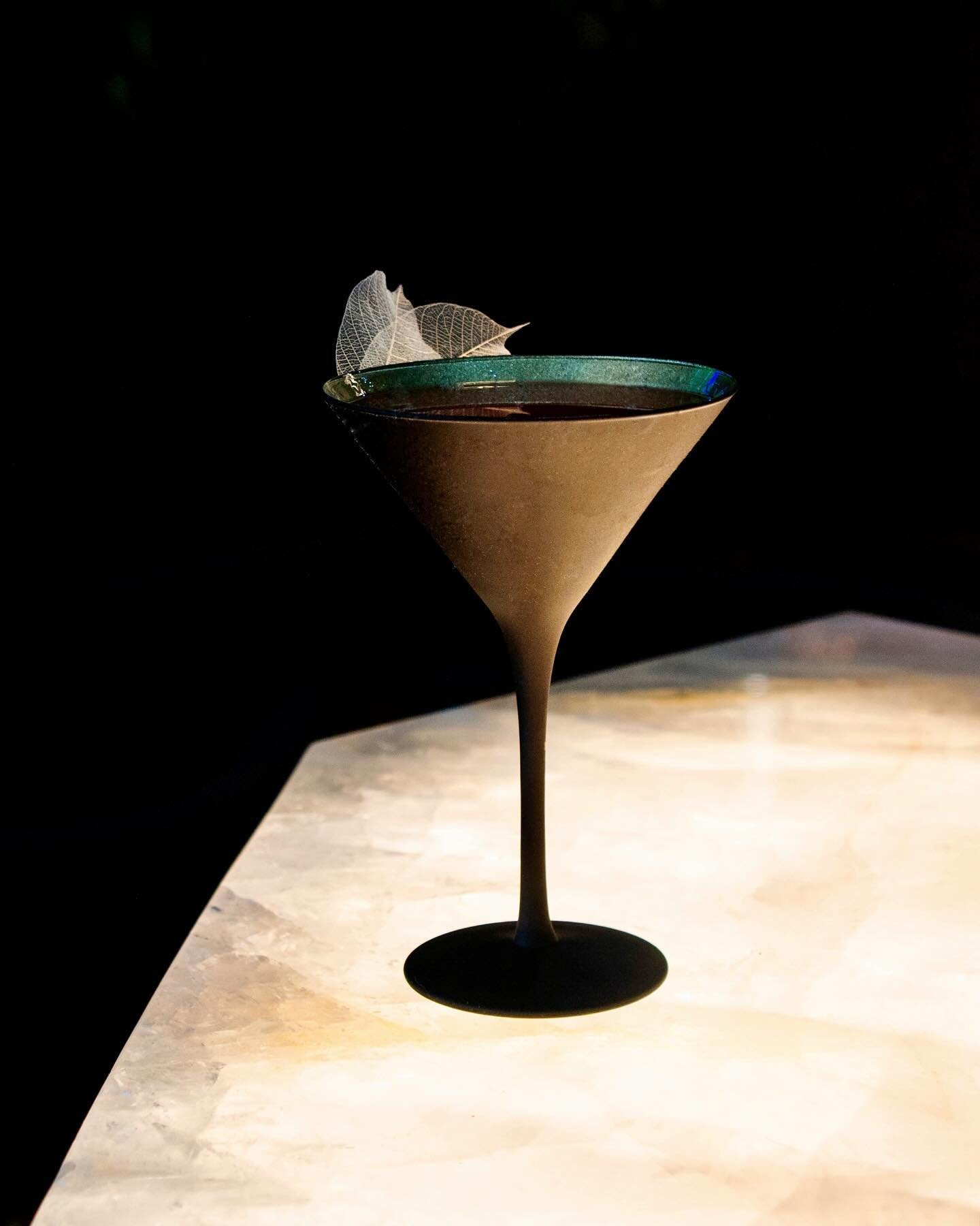 Your workday is over! Let&rsquo;s pour you a drink to celebrate. 

#dallasbar #dallas #dfwbars #dallashappyhour #visitdallas #dfwrestaurants #dfwrestaurant #dallasrestaurant #uptowndallas #uptown #uptowndallasbar