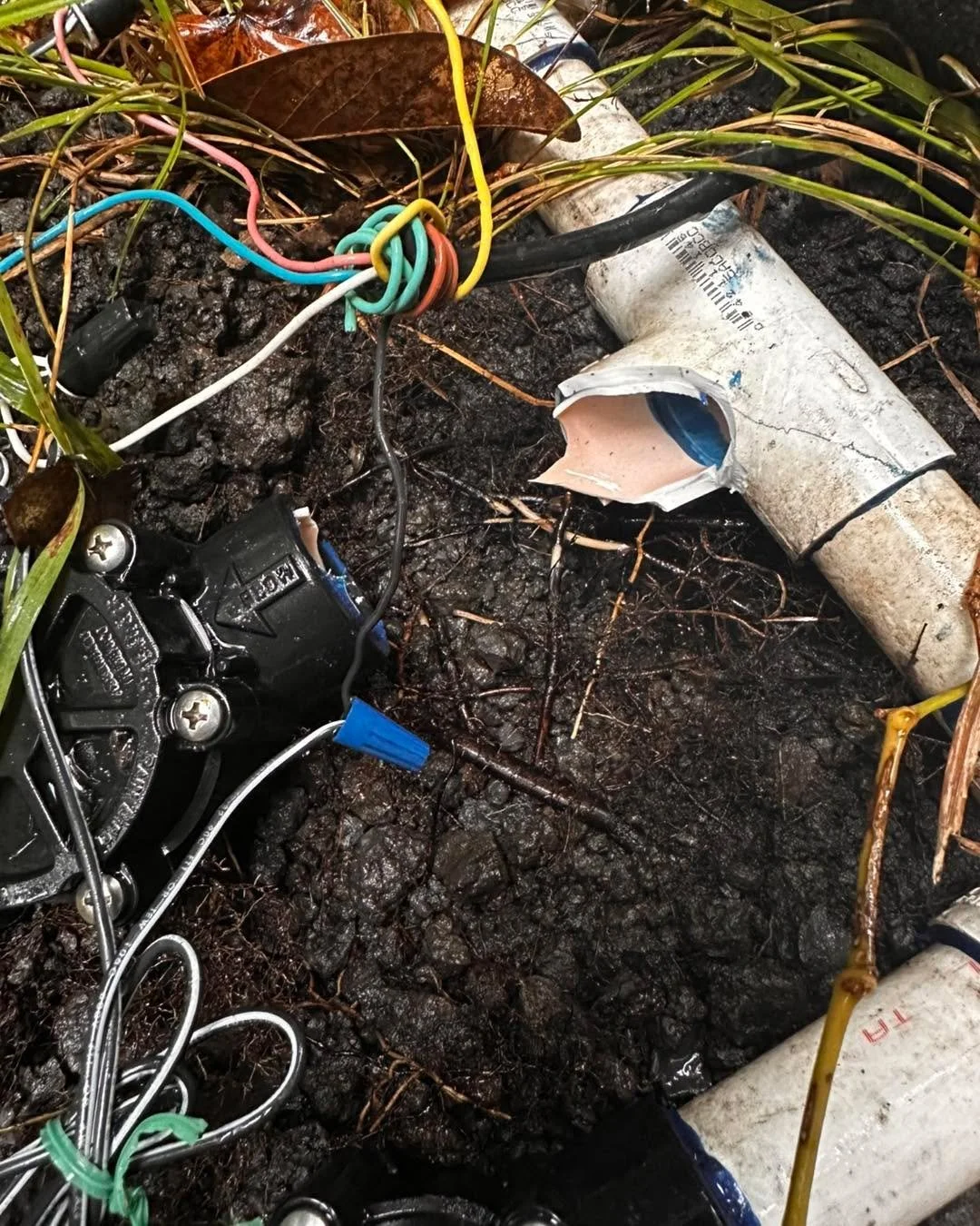 This customer had a major issue on hand when a storm came through over the weekend 🌩️ 
Did you know, we offer emergency calls? 
Call/text to schedule to your appointment!
(904)599-4495 
#epicirrigationsolutions #irrigation #repairs #irrigationrepair