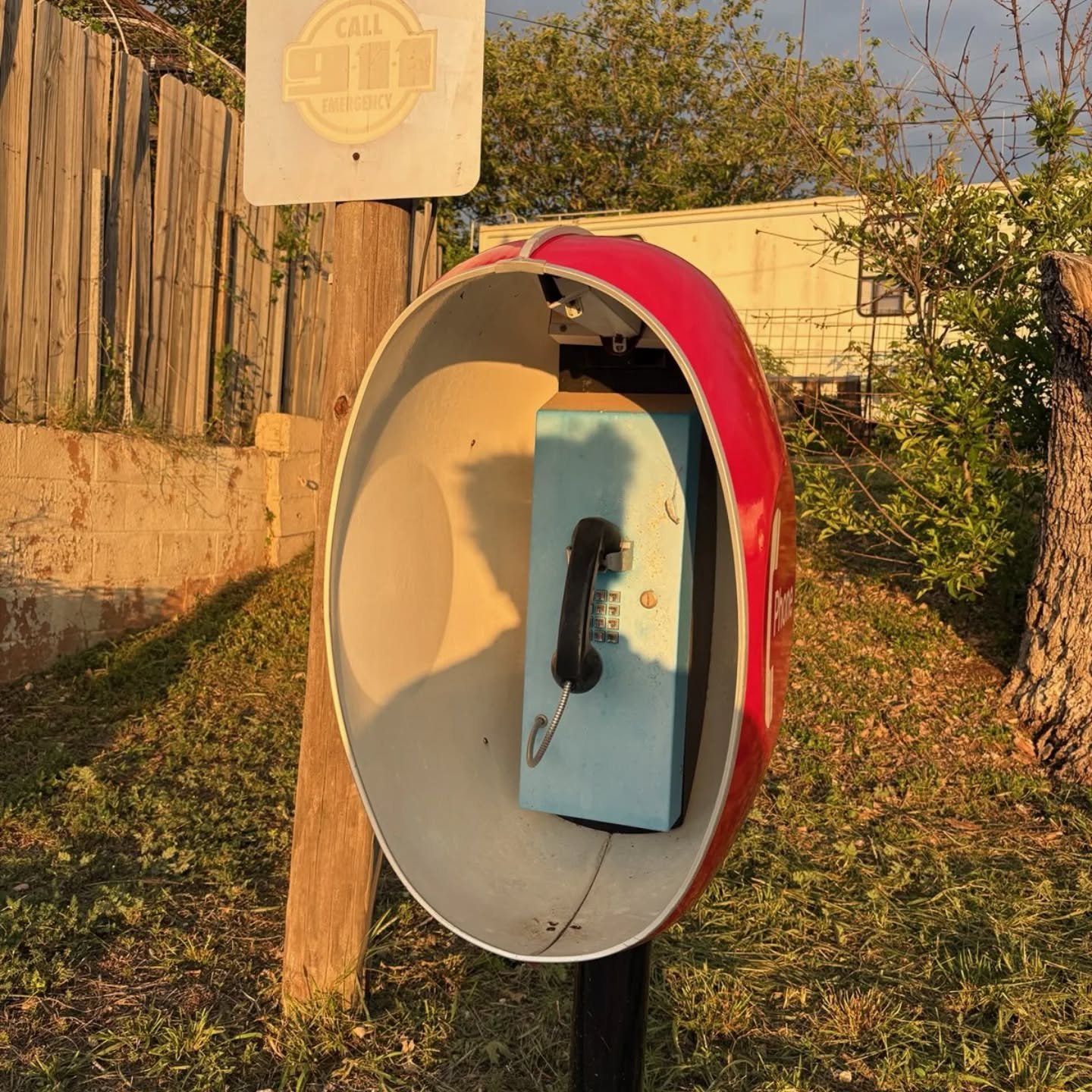 @gandycharlie sees some interesting antiques out ground-proofing for the xTx Trail. 

Where's George Jetson? Jane, his wife? 🚀

And yikes, someone needs a haircut! 💈 

#hikinglife #vanlife #groundproofing #charliegandy #xtexastrailproject #xtexastr
