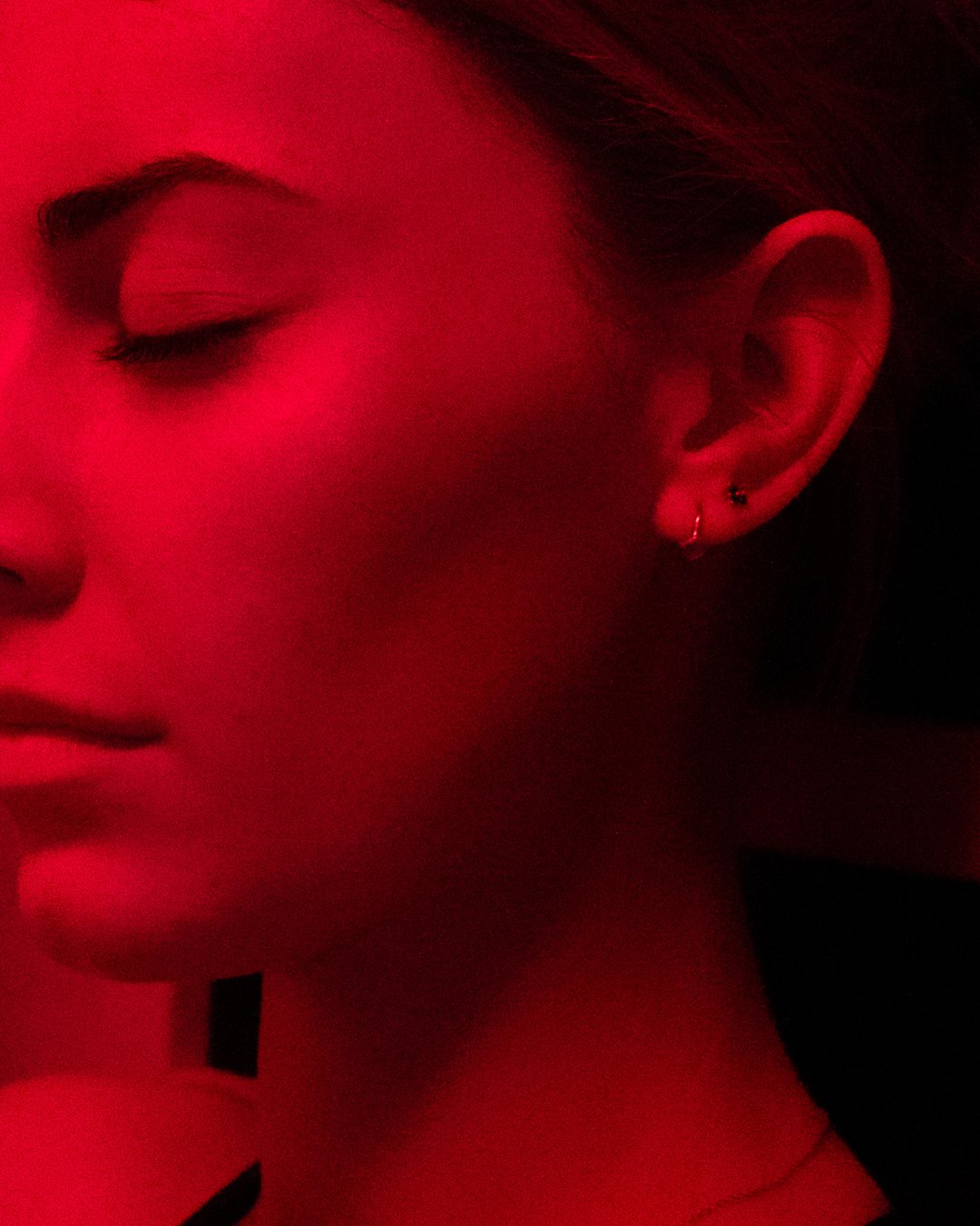 SKIN // INFRARED SAUNA

Did you know that an infrared sauna can do wonders for your skin health?

Here&rsquo;s why:

&gt;Detoxification - Infrared heat helps your body sweat out toxins, clearing pores and reducing impurities that can cause breakouts.