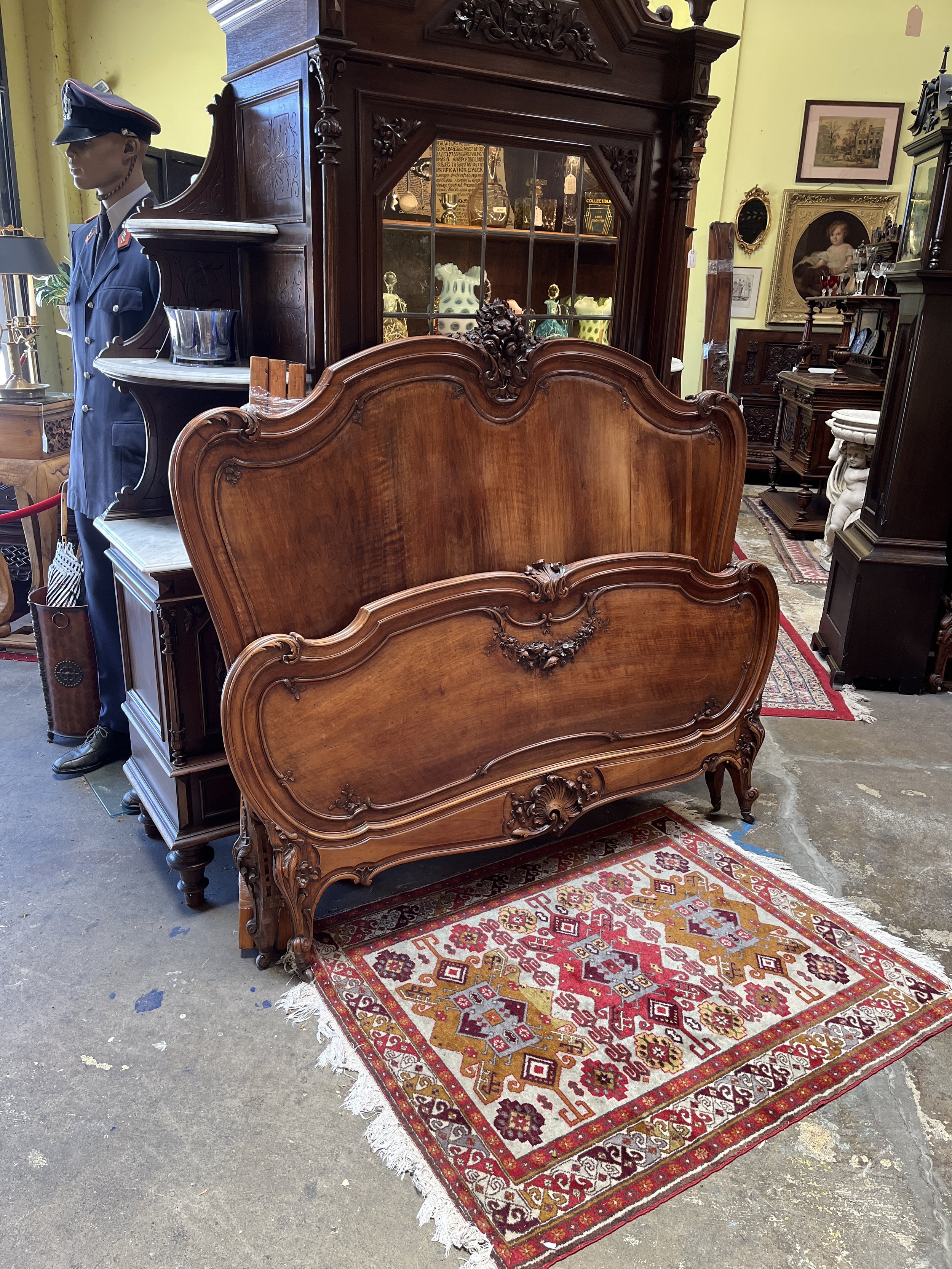 CO7RM1 - Queen Size French Bed