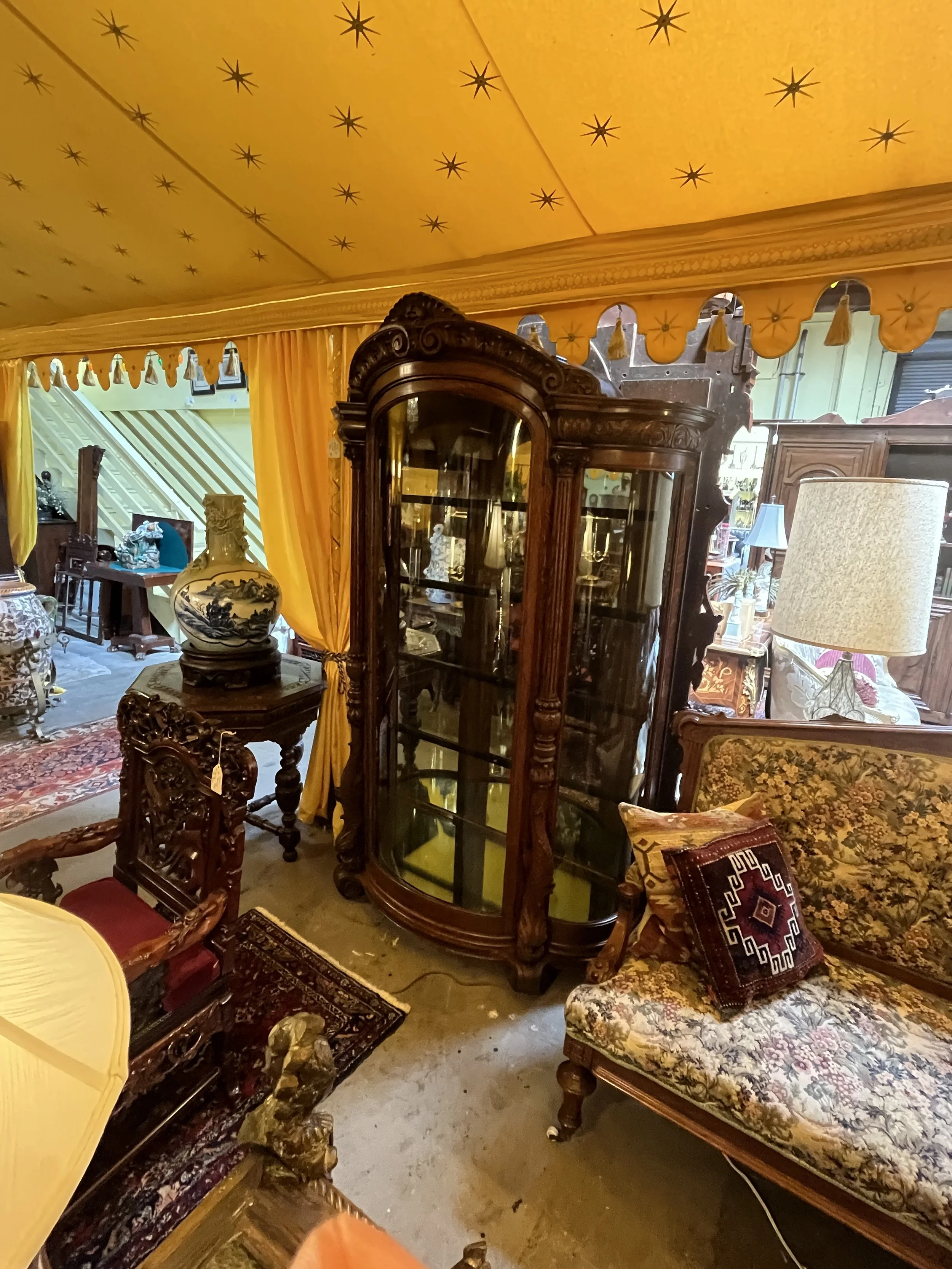 5RM15 - Large Oak Vitrine