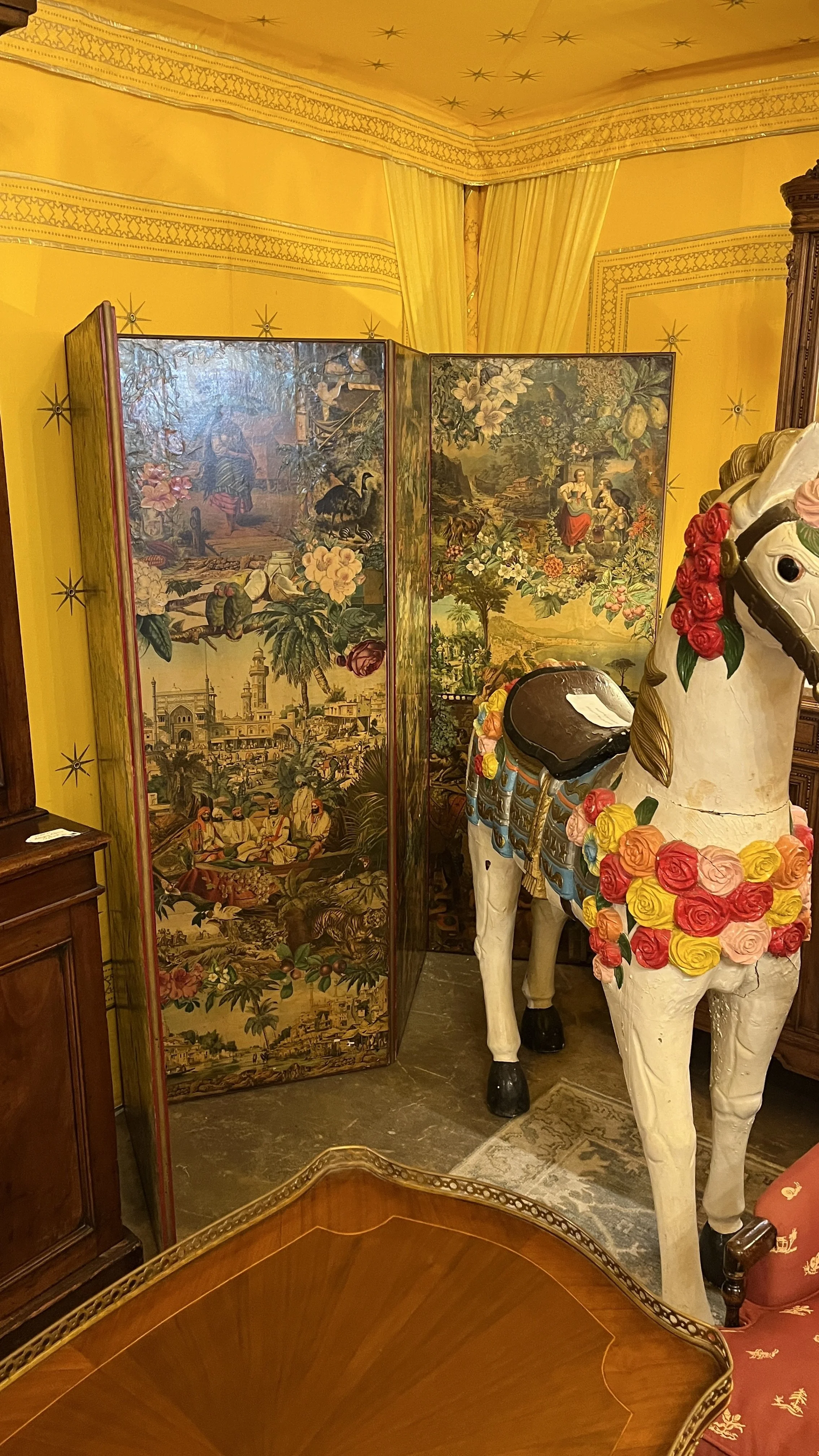7RM23 - Four Panel Floor Screen