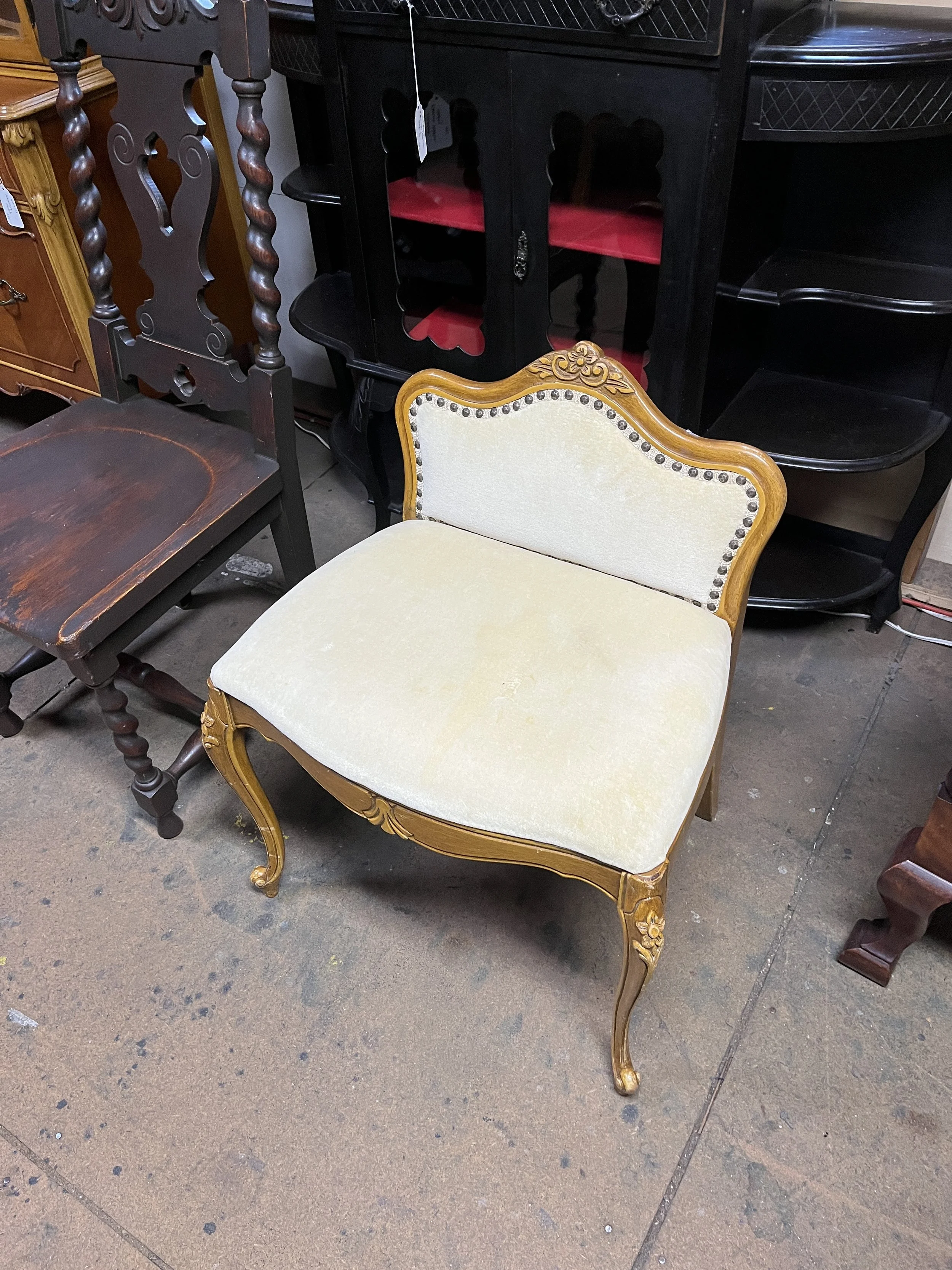 6RM113 - Vanity Bench