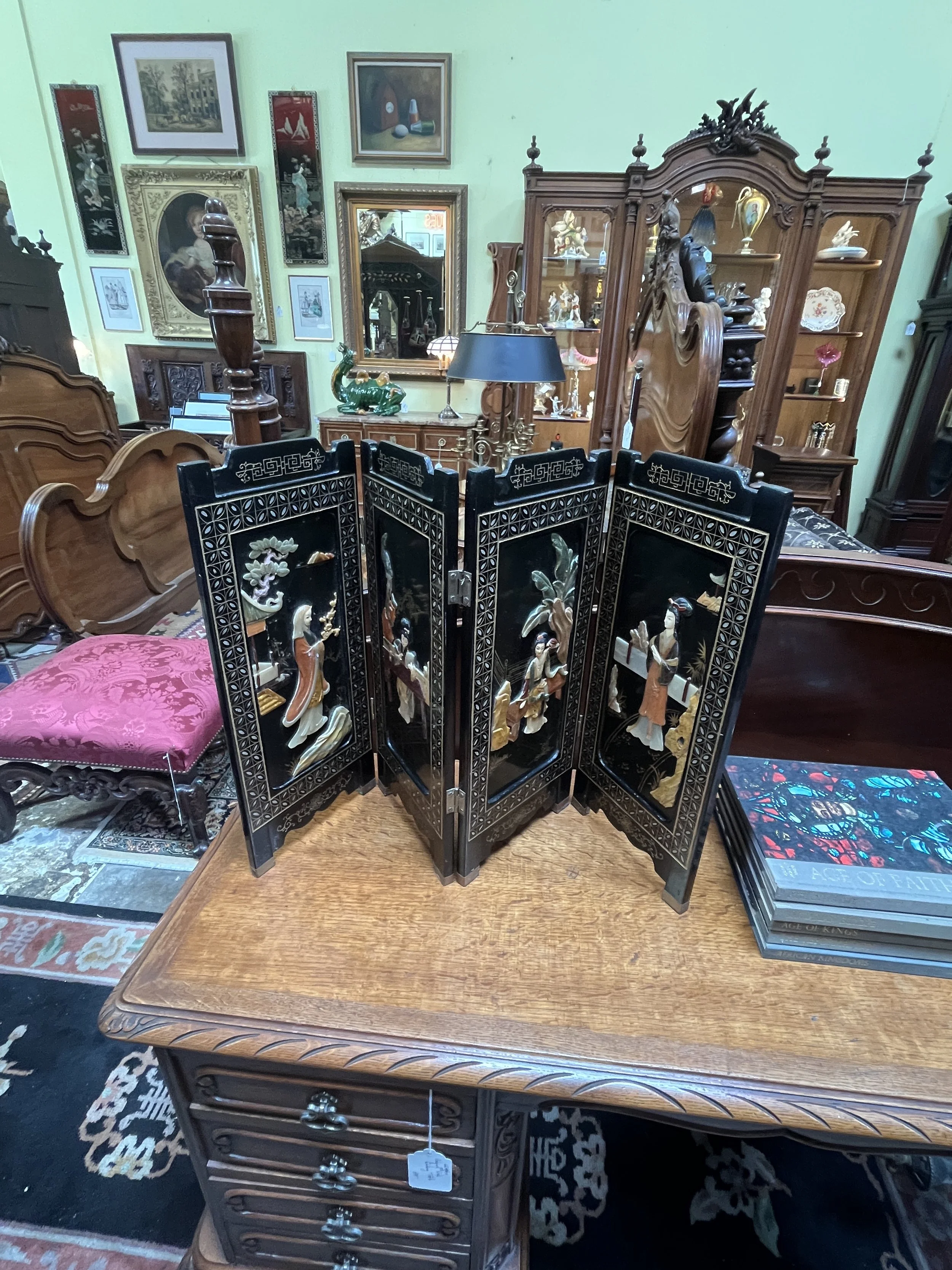 4RM2 - Small Table Screen