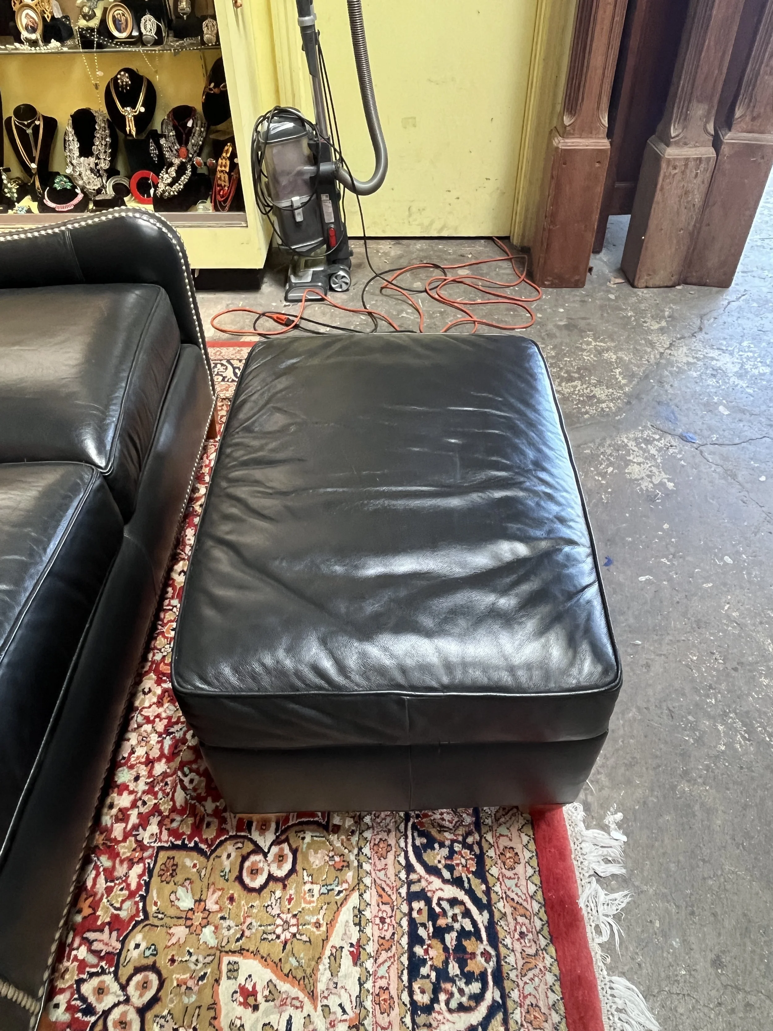 CO5HS3 - Contemporary Leather Ottoman