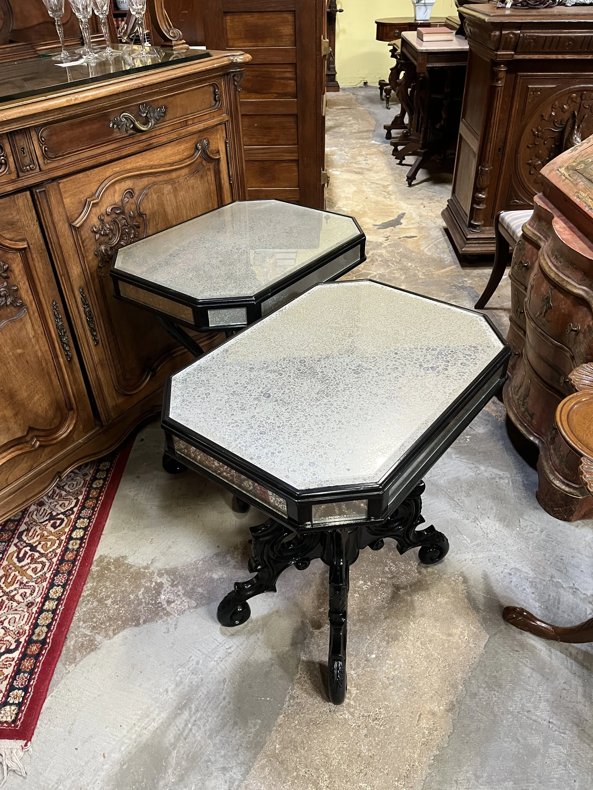CO2DM46 - Pair of Eglomise Tables