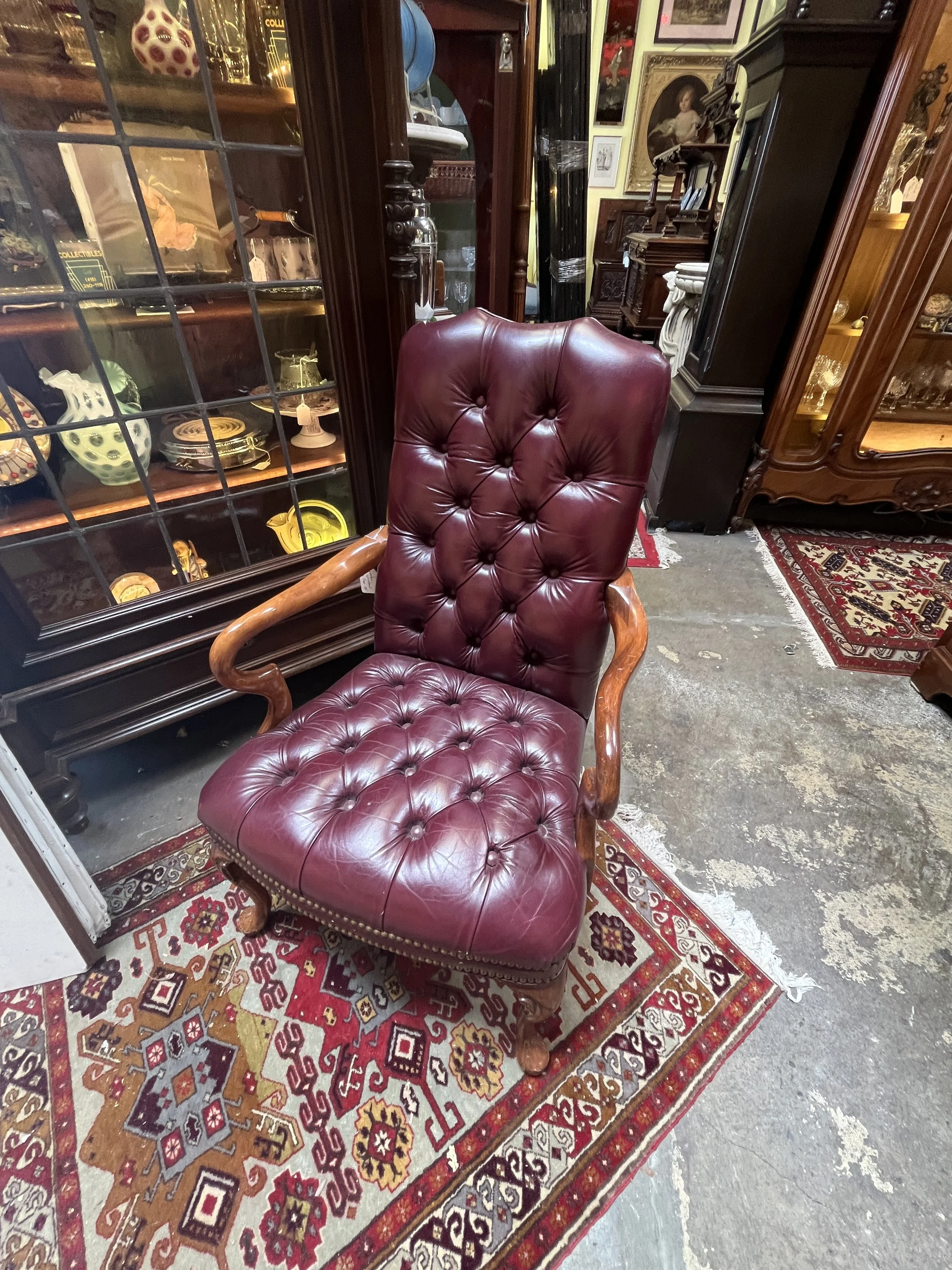 4RM6 - Queen Anne Style Arm Chair