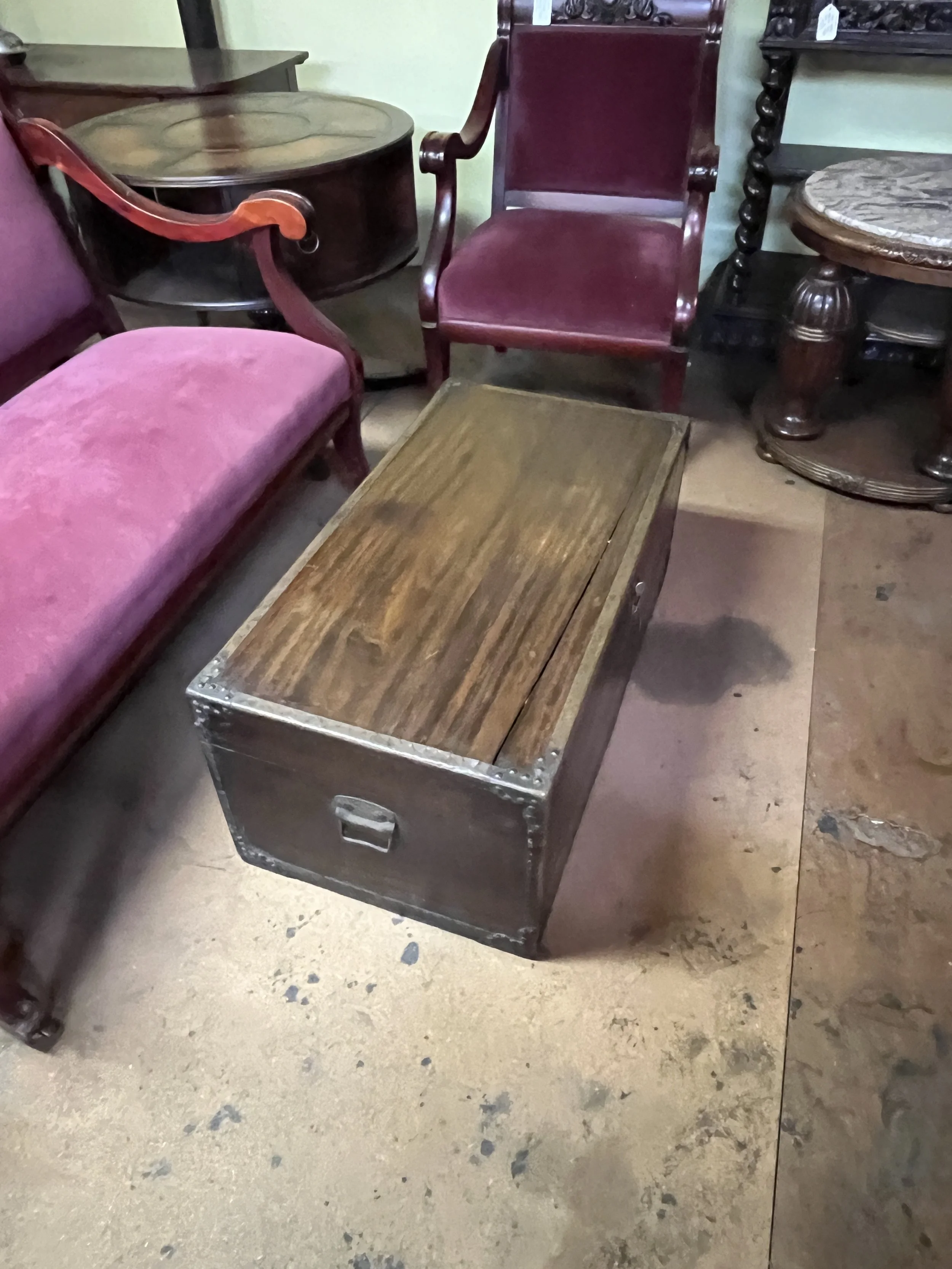 CO2DM41 - Small Mahogany Trunk - with losses