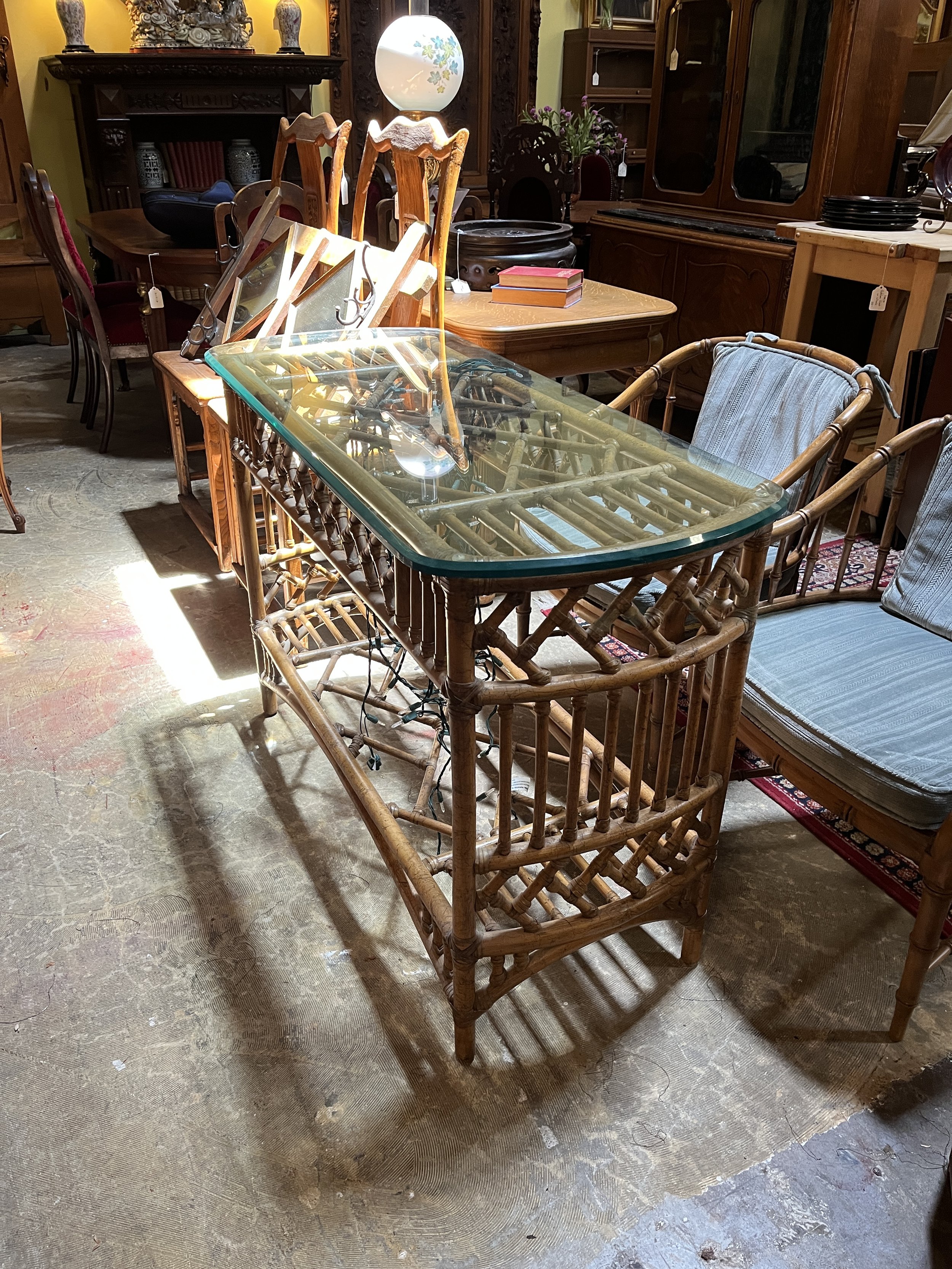 CO7TM5 - Faux Rattan Lamp Table