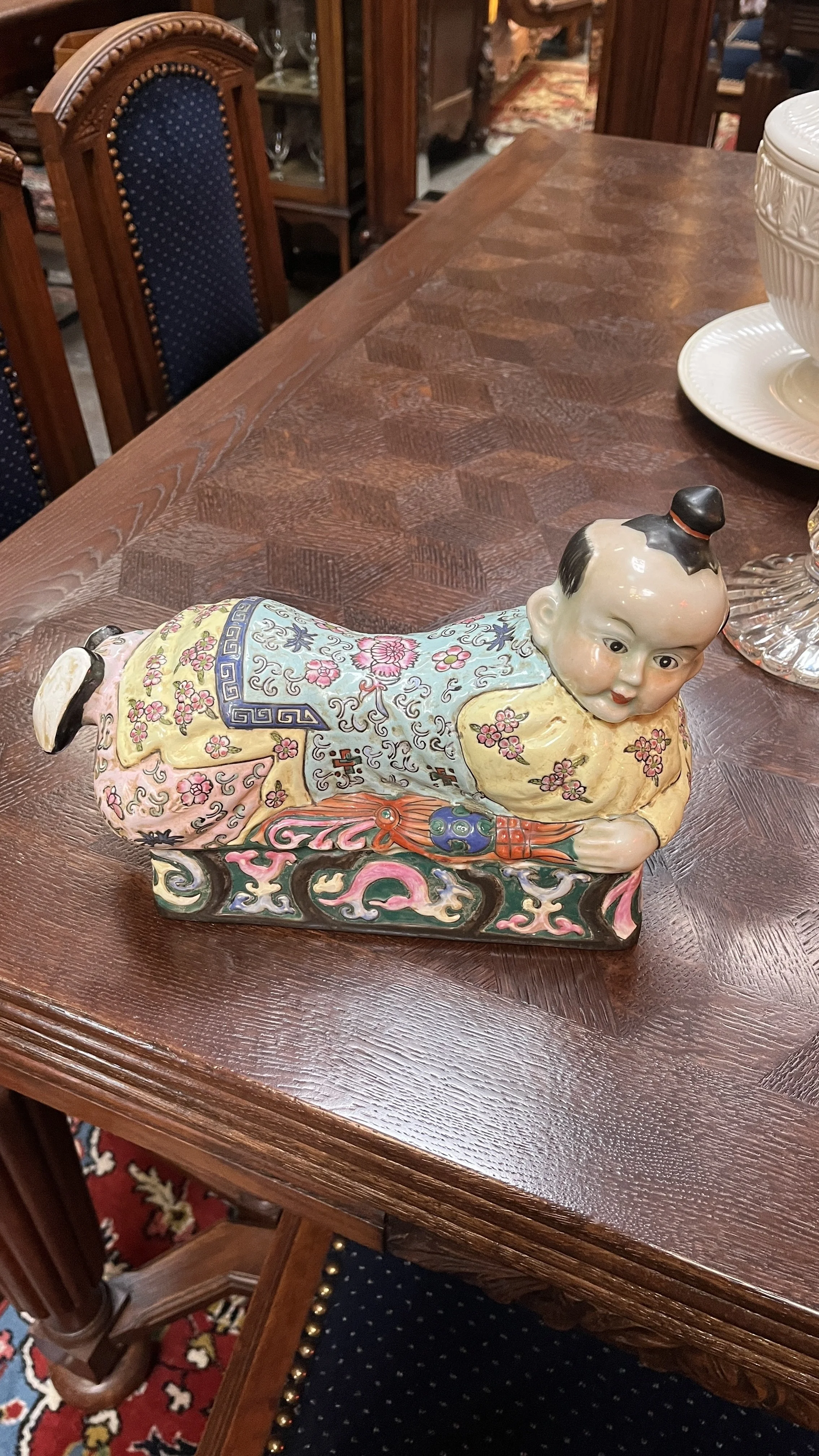 12RM3 - Chinese Pillow Box