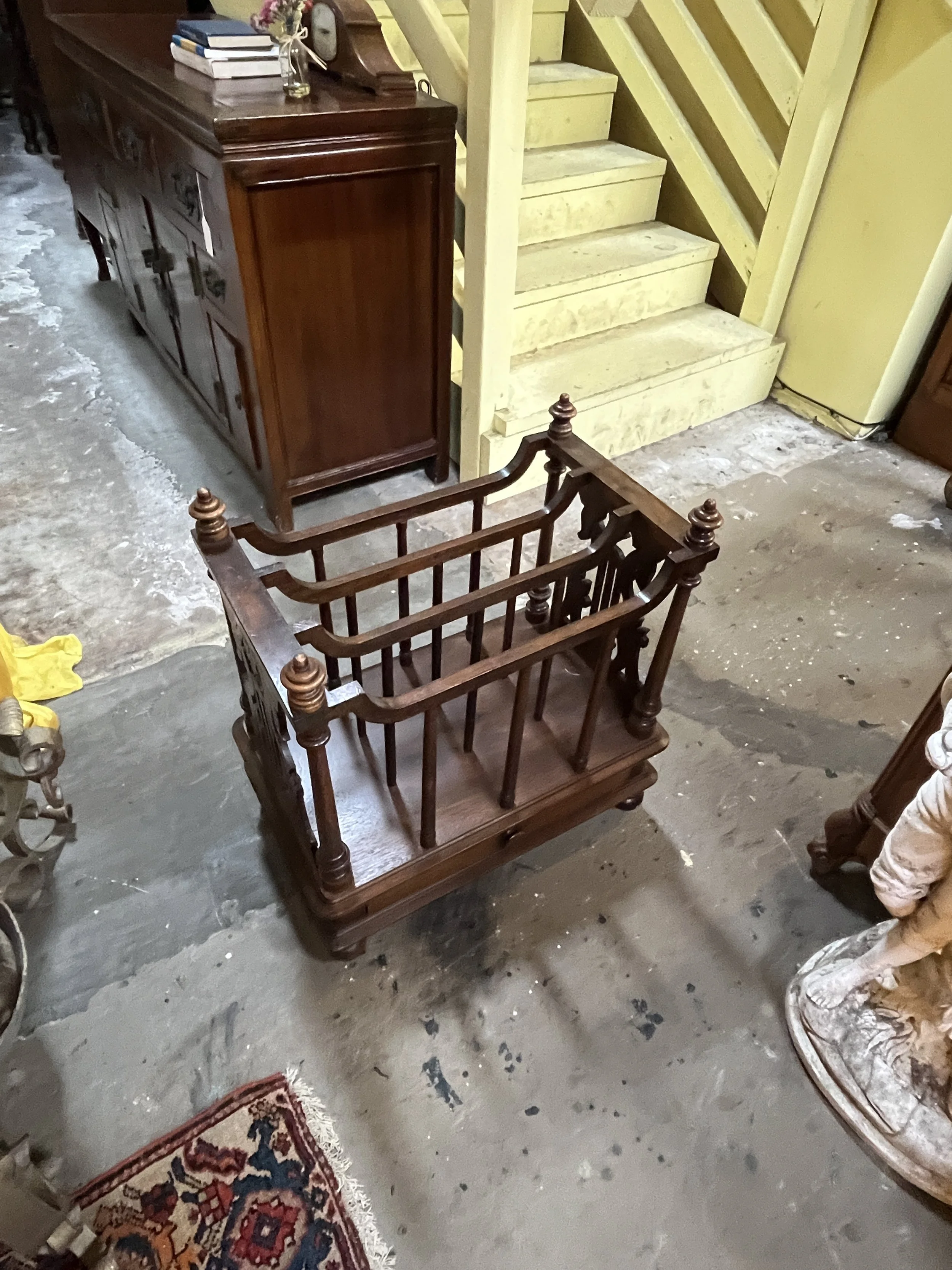 CO12KF2 - Walnut Canterbury