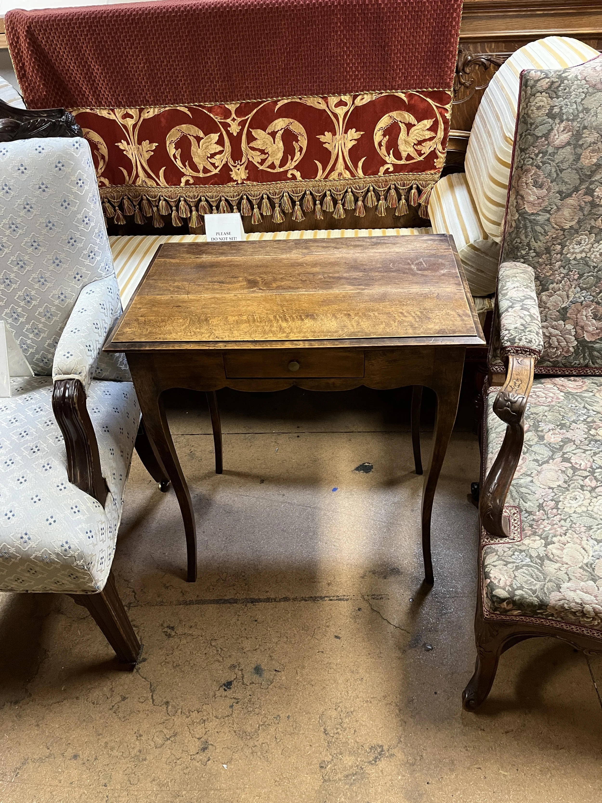 CO7TM1 - Small Walnut Lamp Table