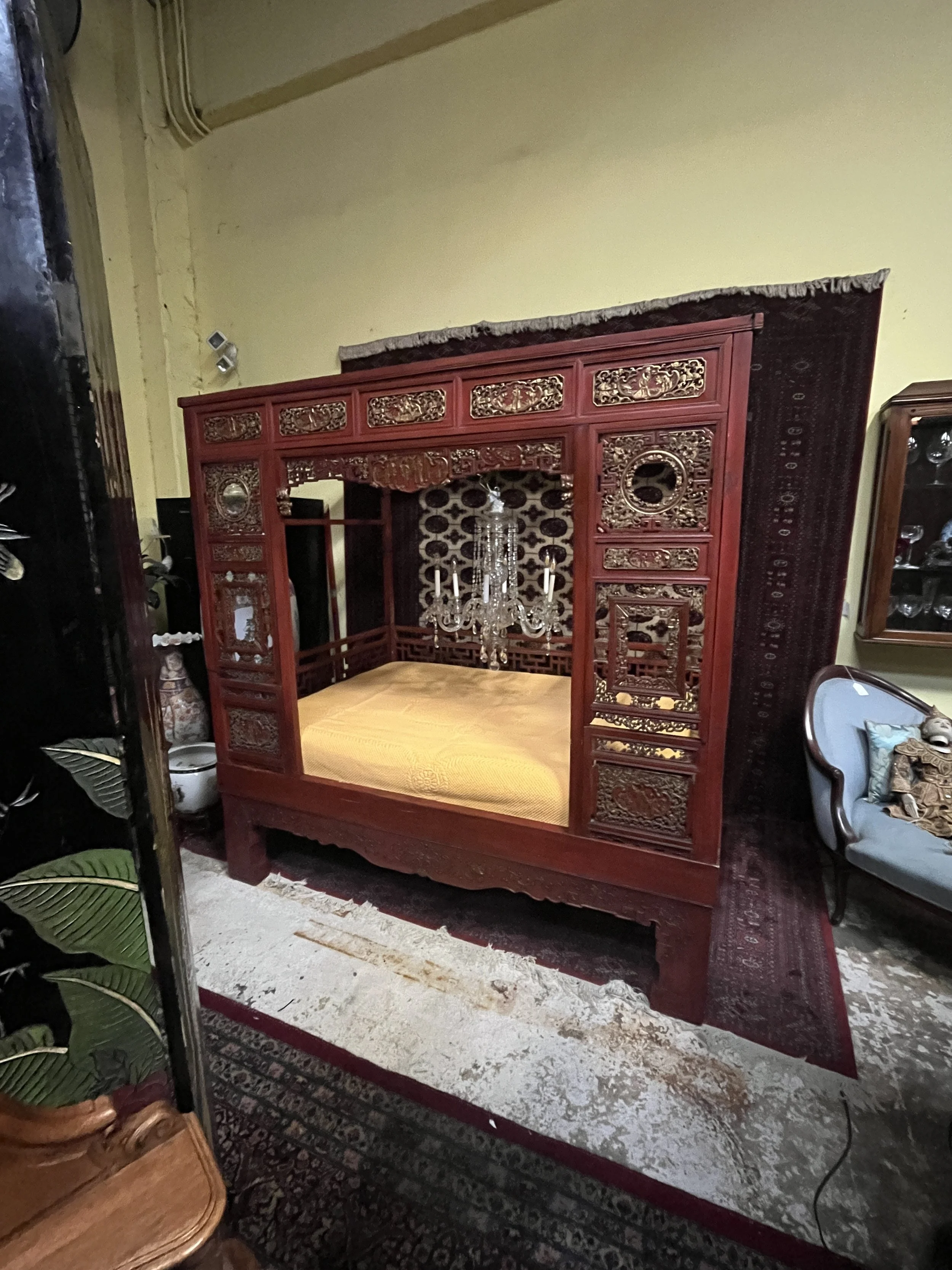 1RM21 - Chinese Opium Bed