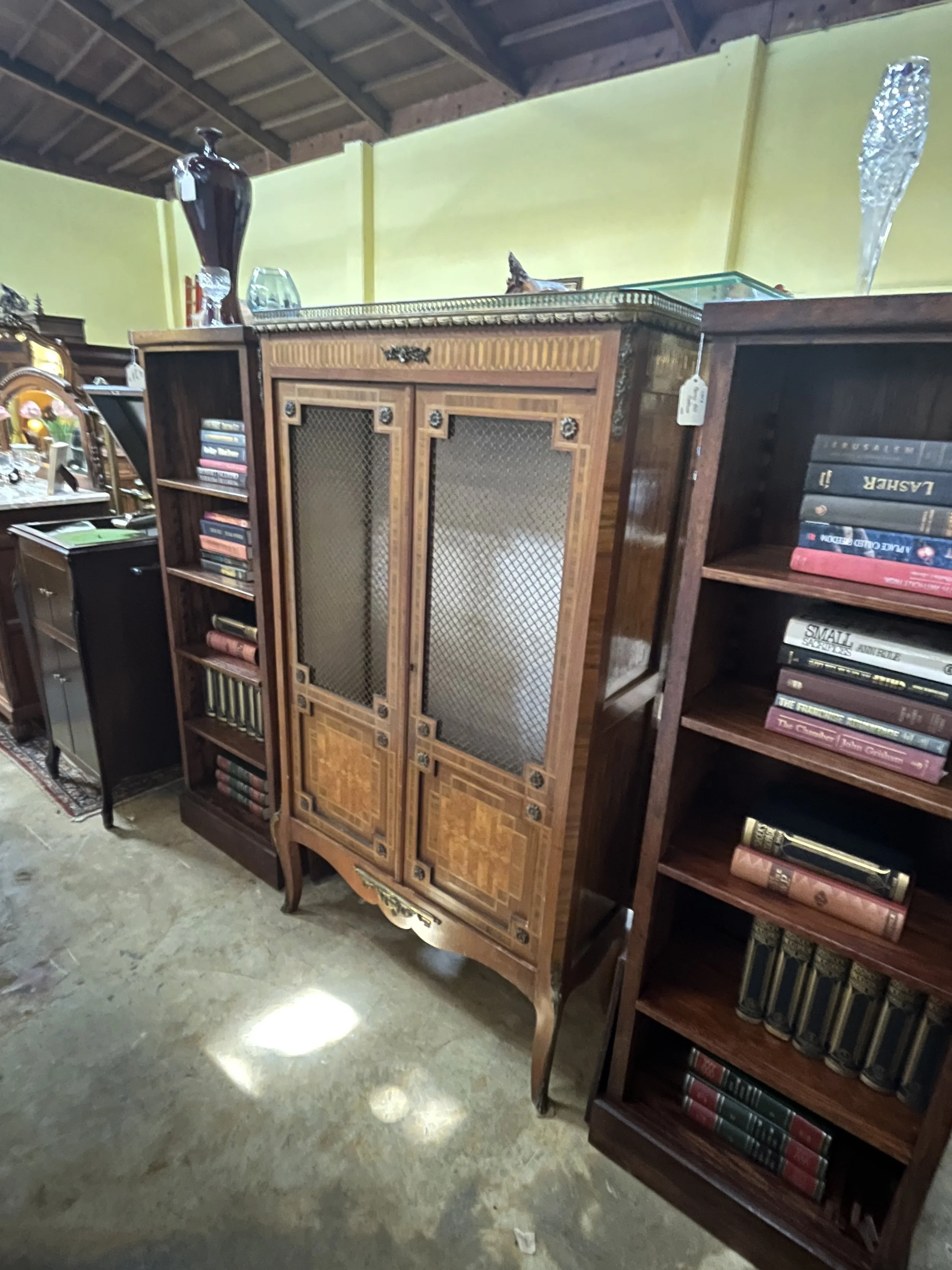 4RM19 - French Mahogany Cabinet