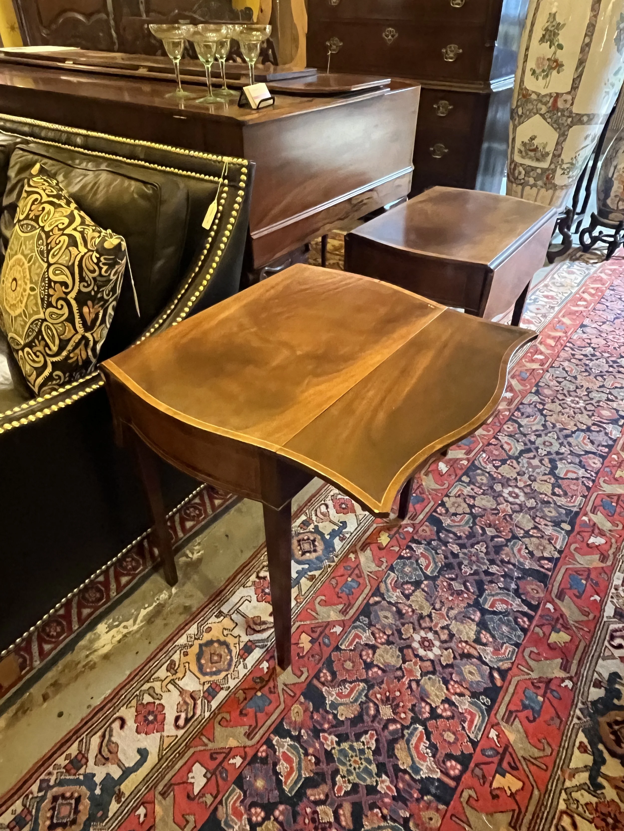 8RM12b - Mahogany Pembroke Table
