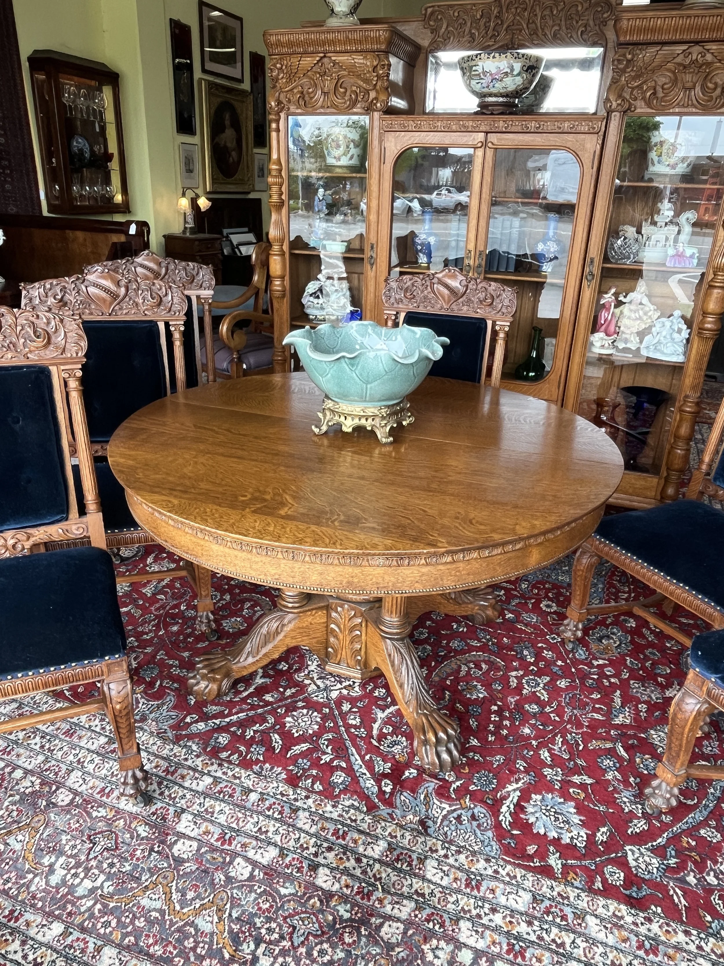 3RM18 - Round Oak Dining Table