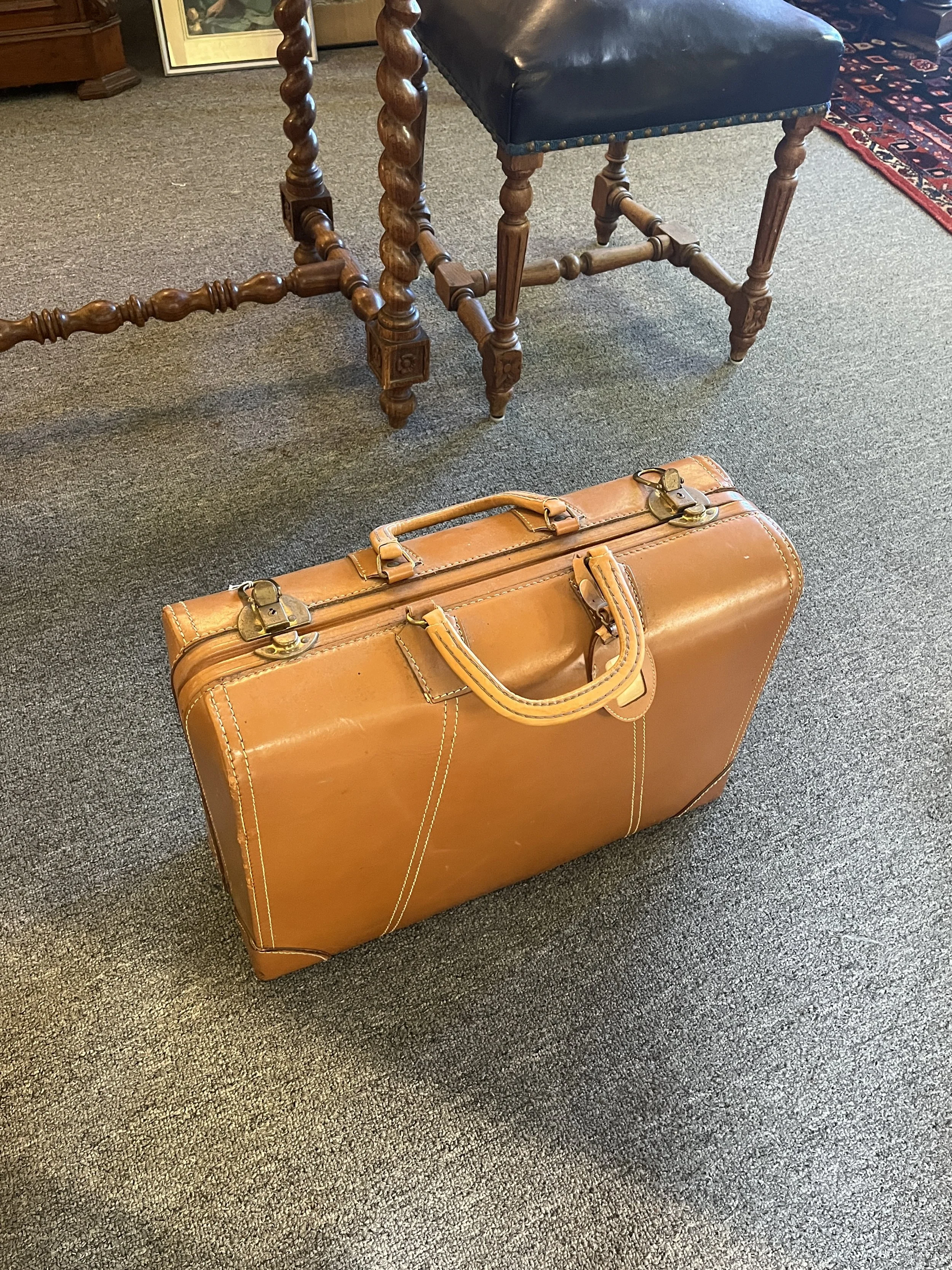2RM12 - Leather Suitcase