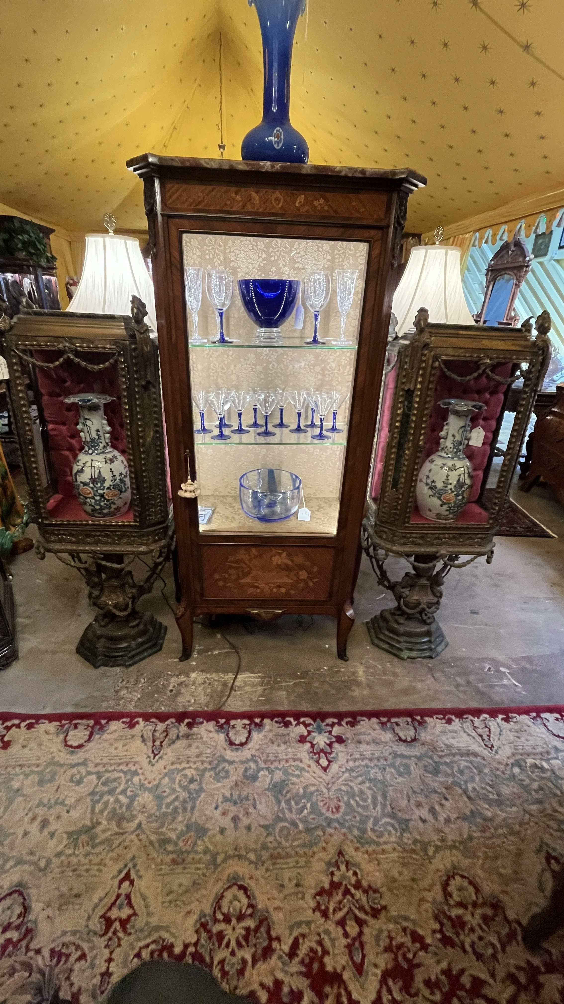 3RM10 - Pair of Chinese Vases