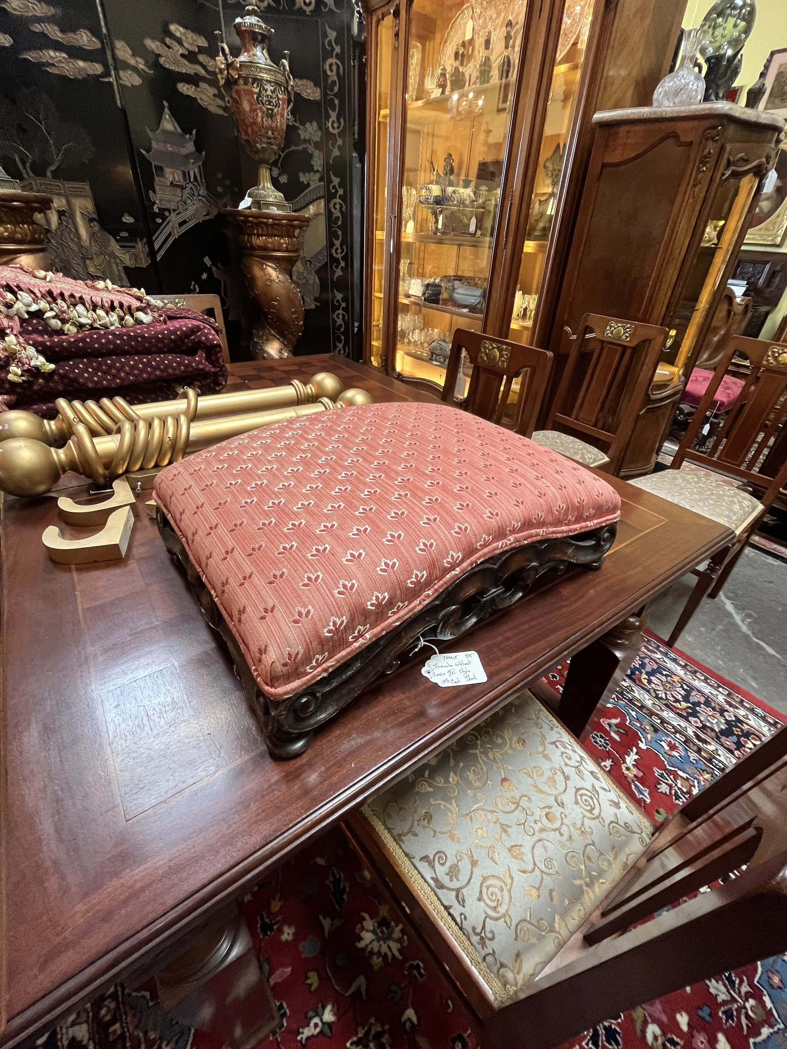 3RM15b - French Foot Stool