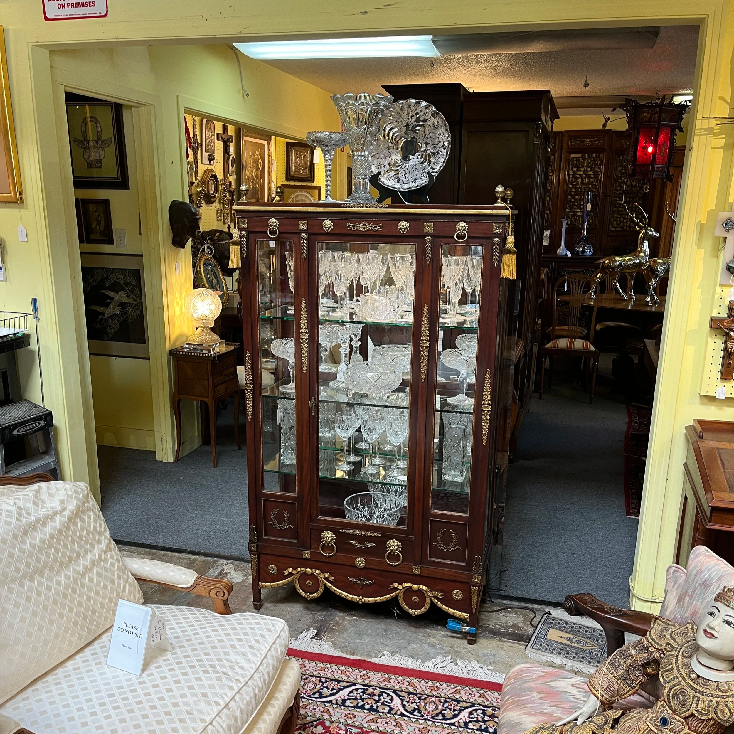 10RM14 - Mahogany Display Case