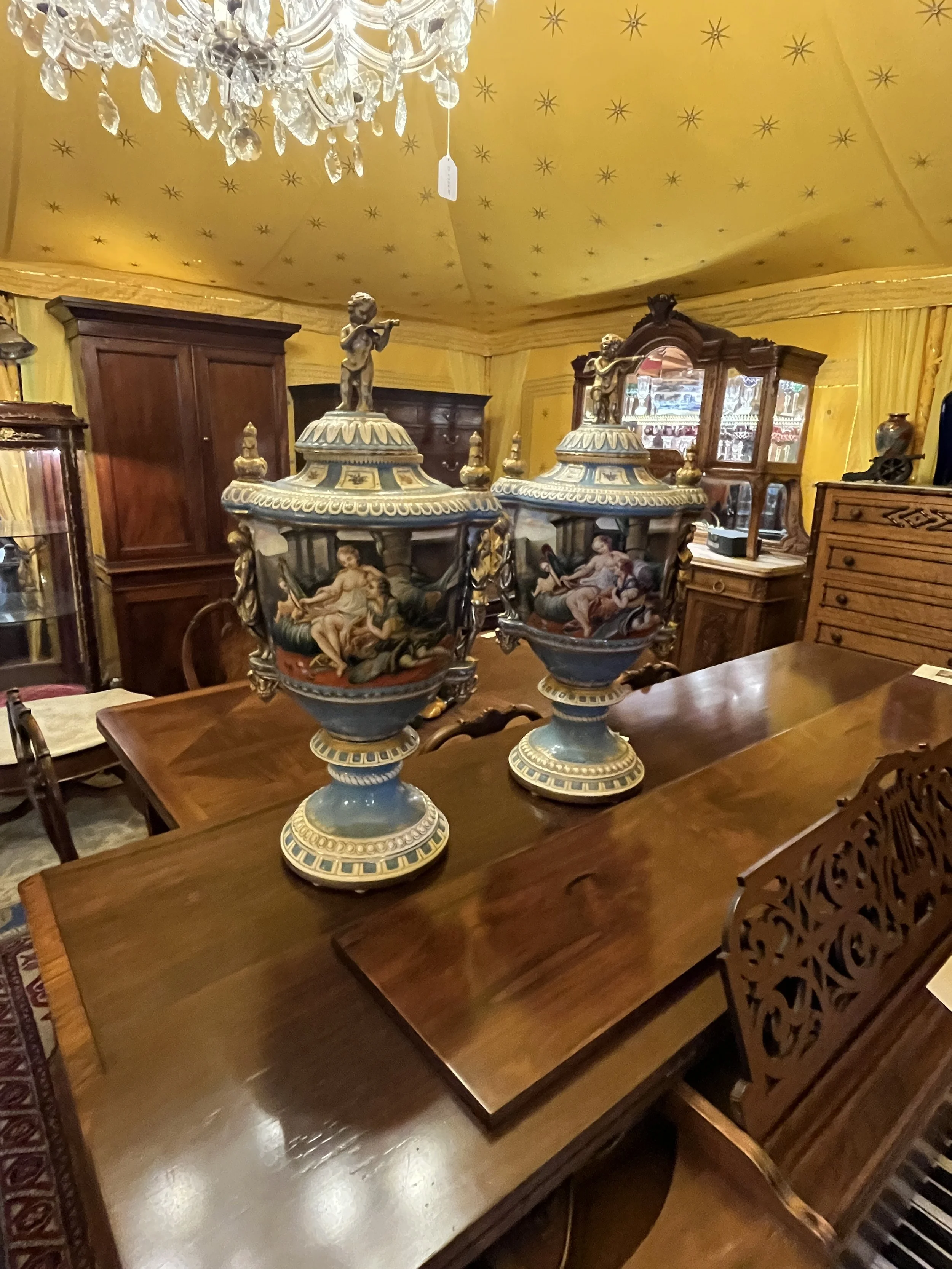 11KP4 - Pair of Large Urns