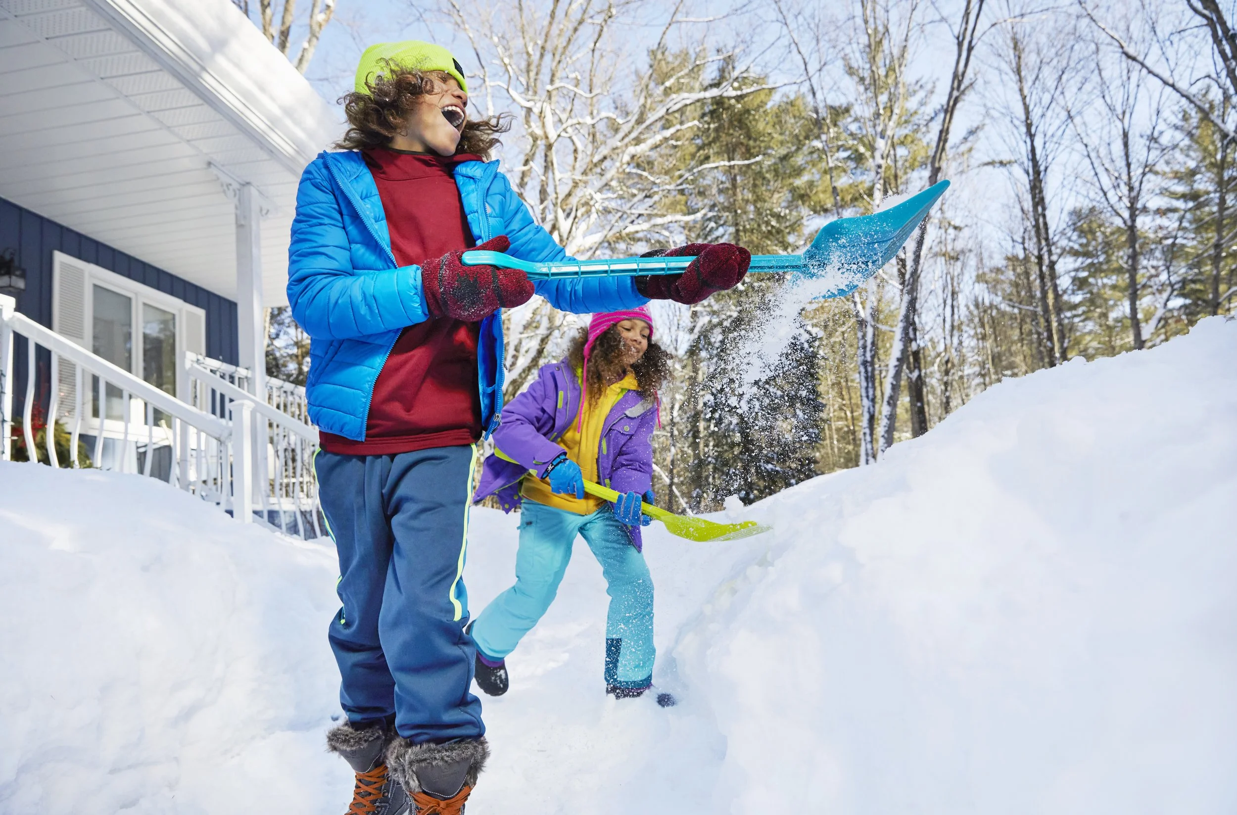 Kids using shovels_B.jpg