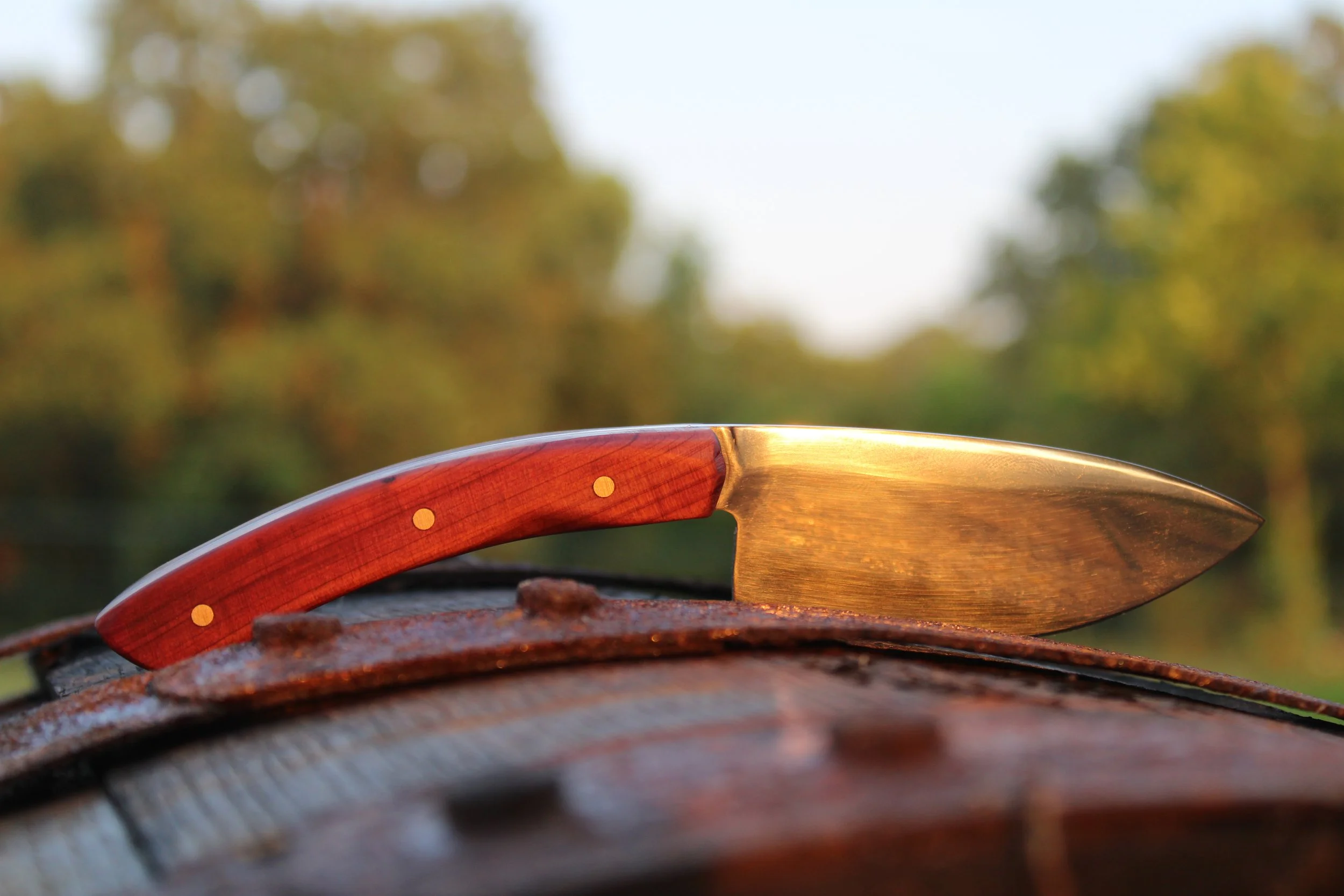 small-hand-forged-knife-sunlight