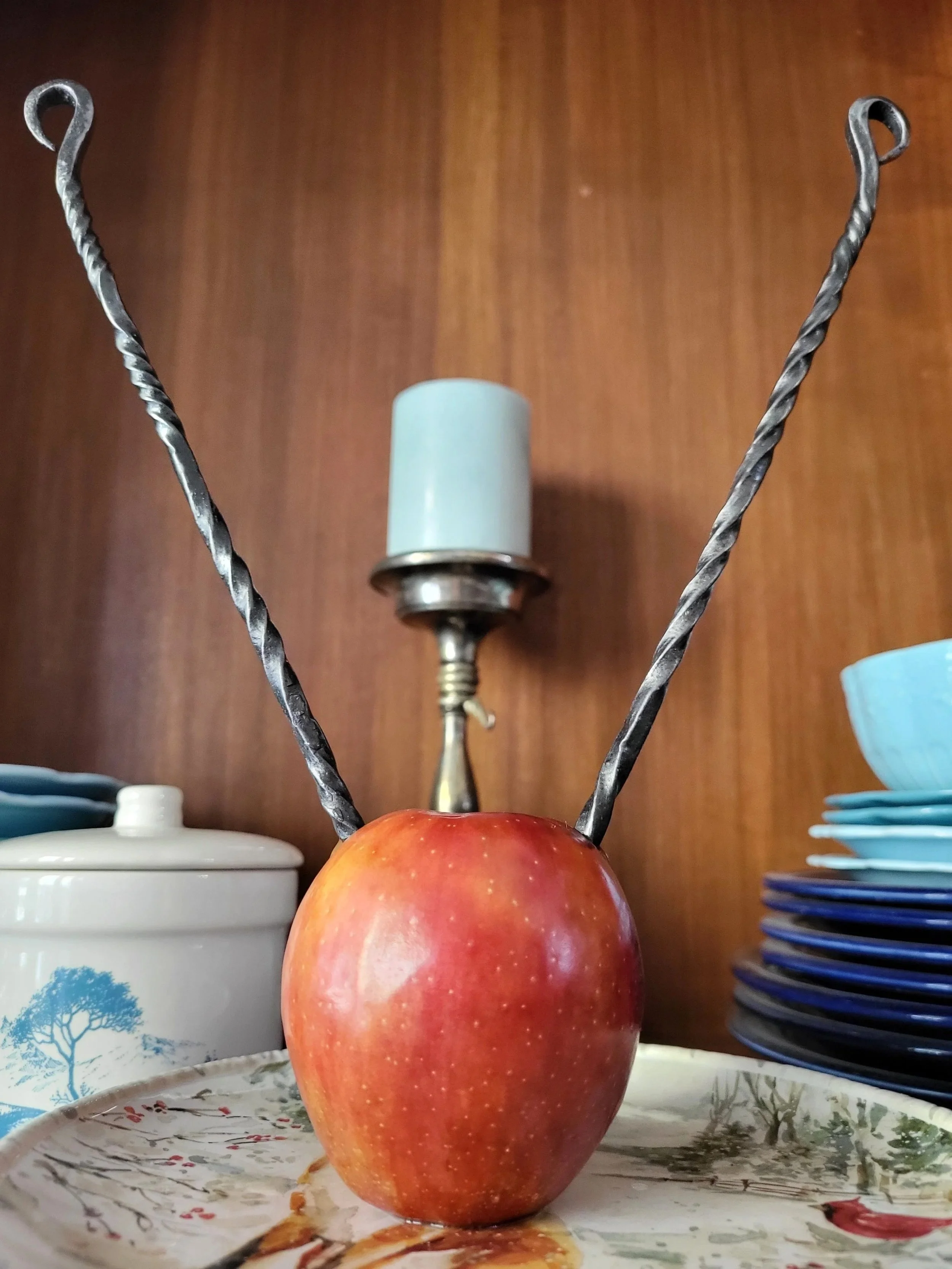 Handcrafted-hairpins-in-apple.jpg