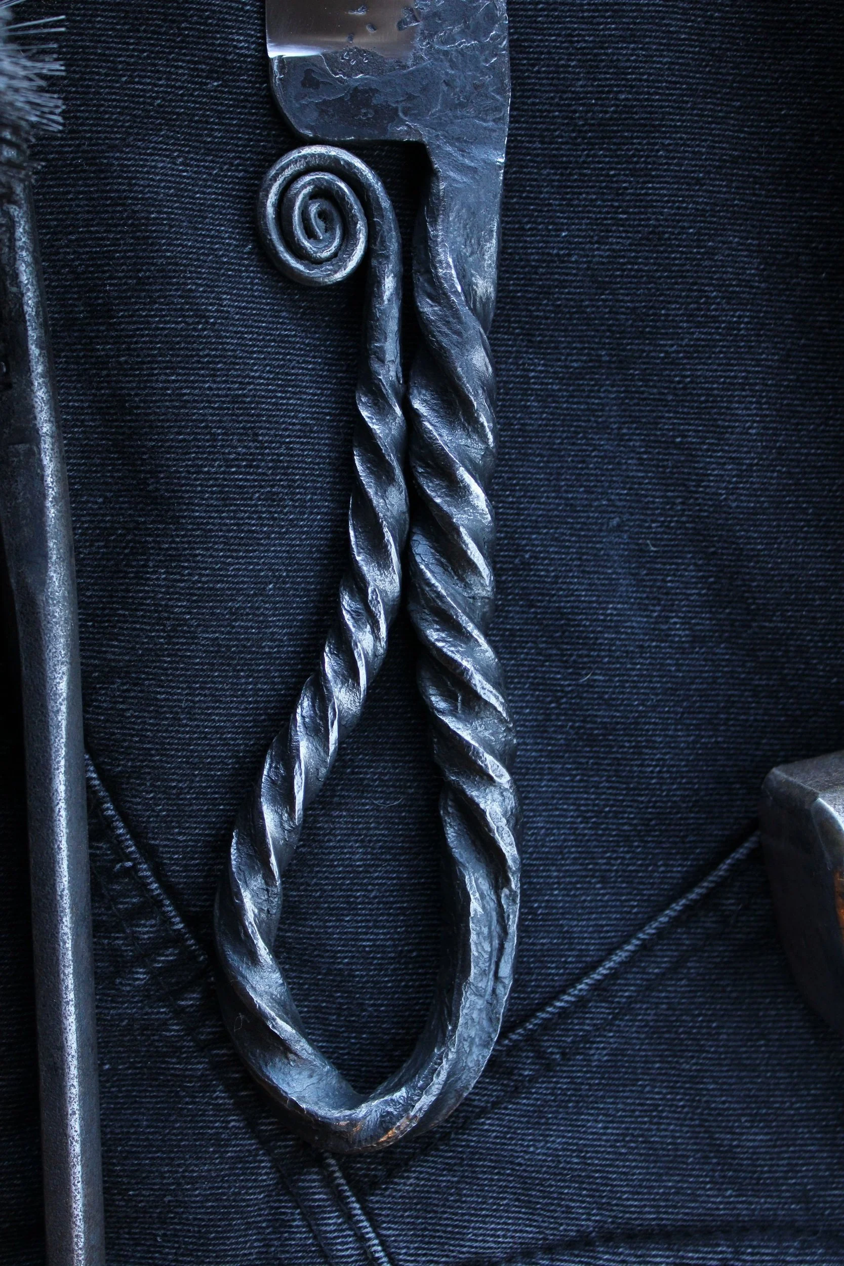 blacksmith-knife-twisted-knife-handle