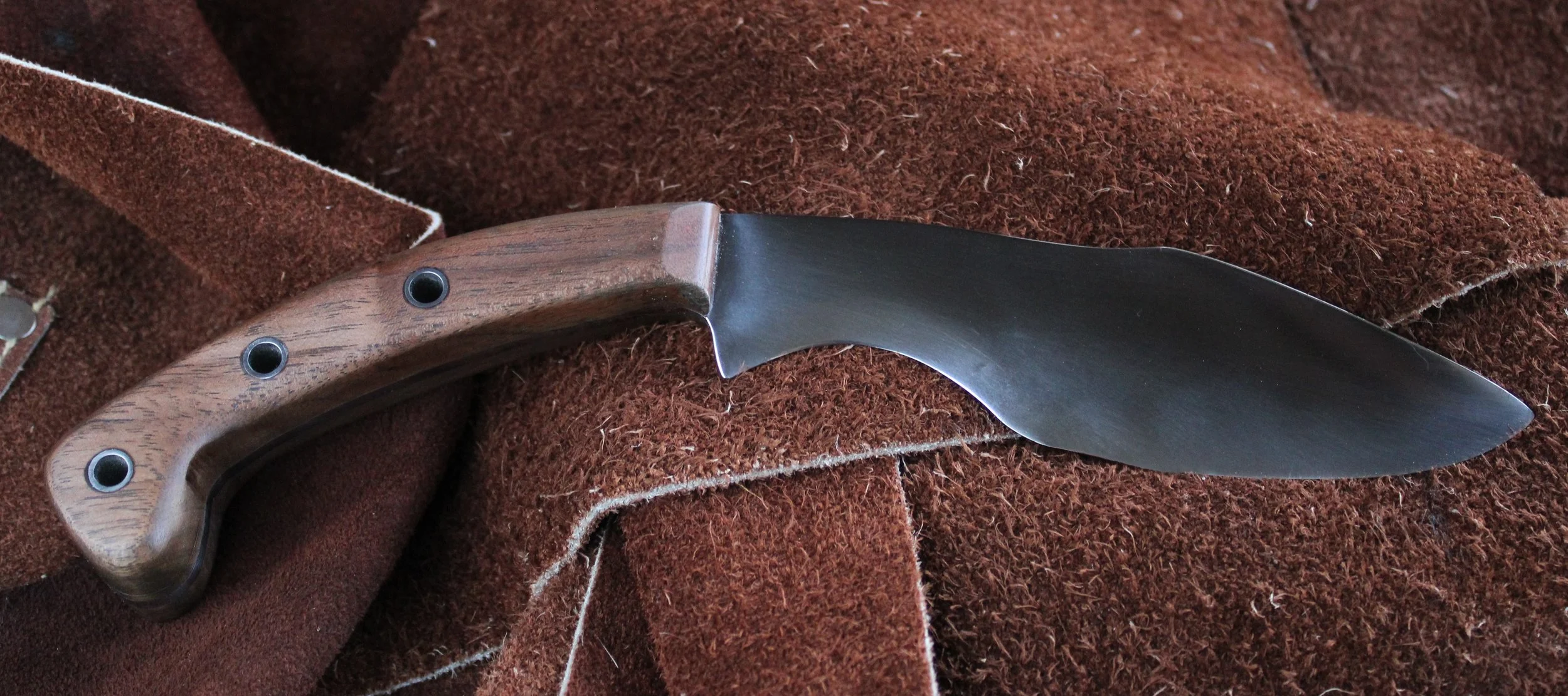 kukri-knife-hollow-pin-handle