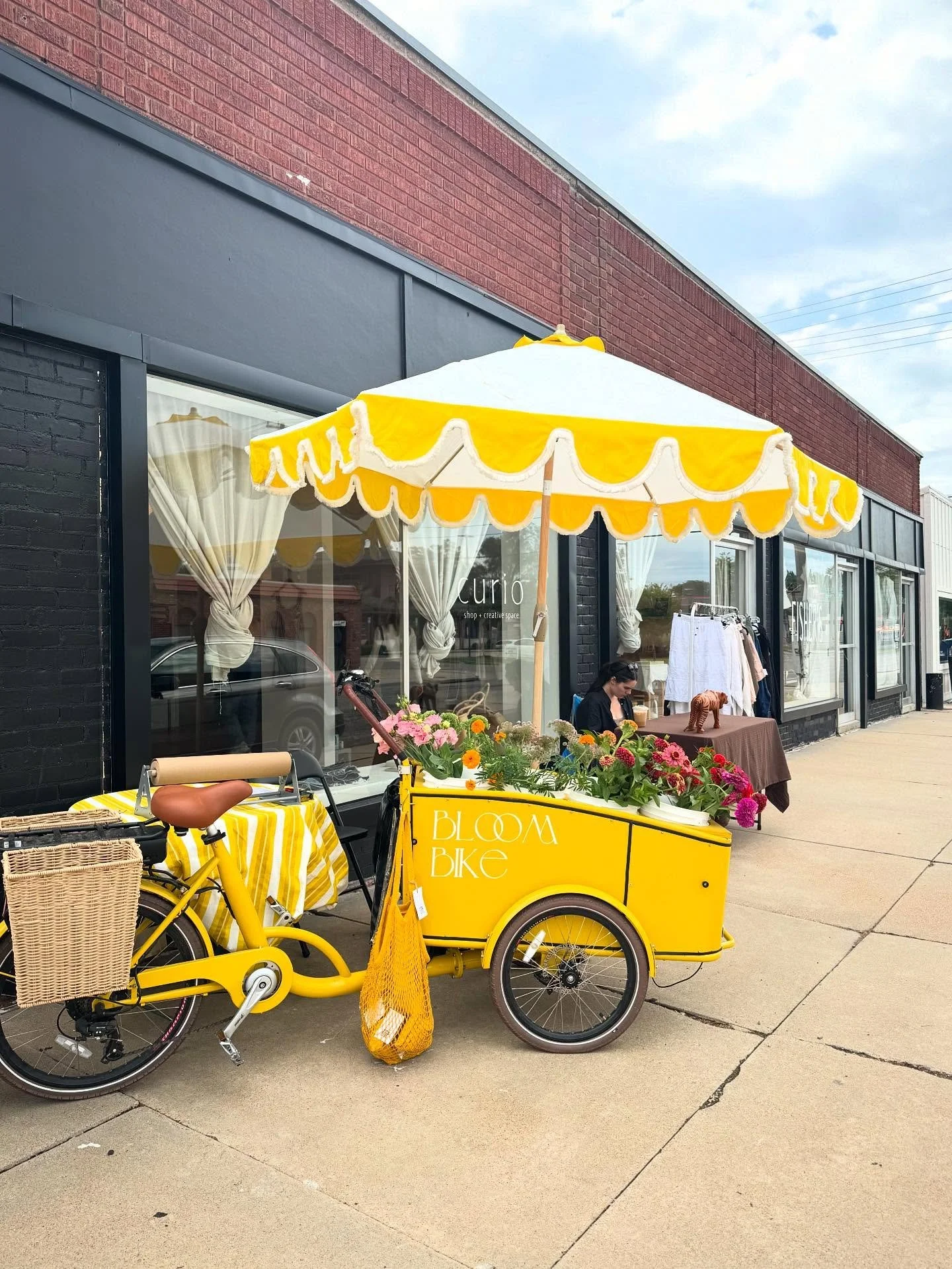 As summer winds down, I&rsquo;m easing up on pop-ups. I&rsquo;ll still have a few sprinkled in over the next couple of months, but I&rsquo;m keeping my schedule open for event florals and interior design projects.

Follow along at @linnea_interiors t