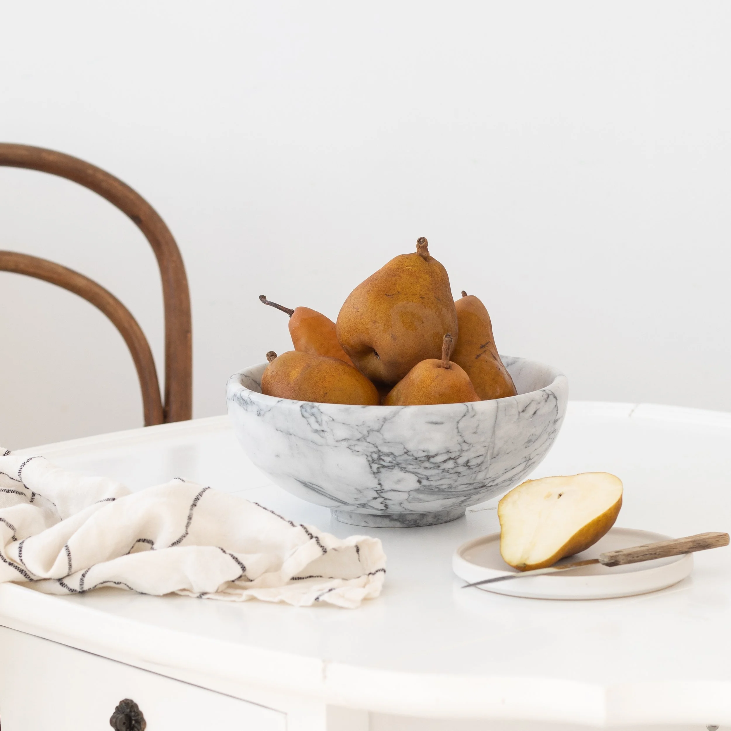 Flat lay vs. lifestyle: which photography style is better for your brand?