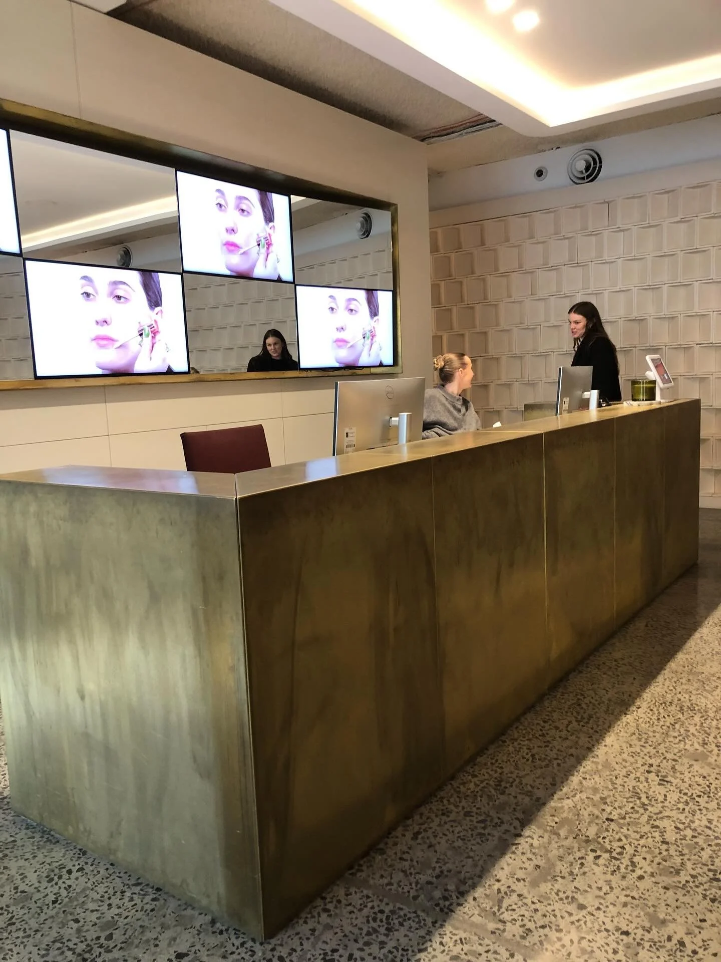 Paul and I had the great pleasure of being invited to restore and protect the &lsquo;brushed&rsquo; shine on the reception unit at Mecca cosmetica headquarters.
In just 3 years the surface had tarnished badly.
The Copper Doctors unique system restore