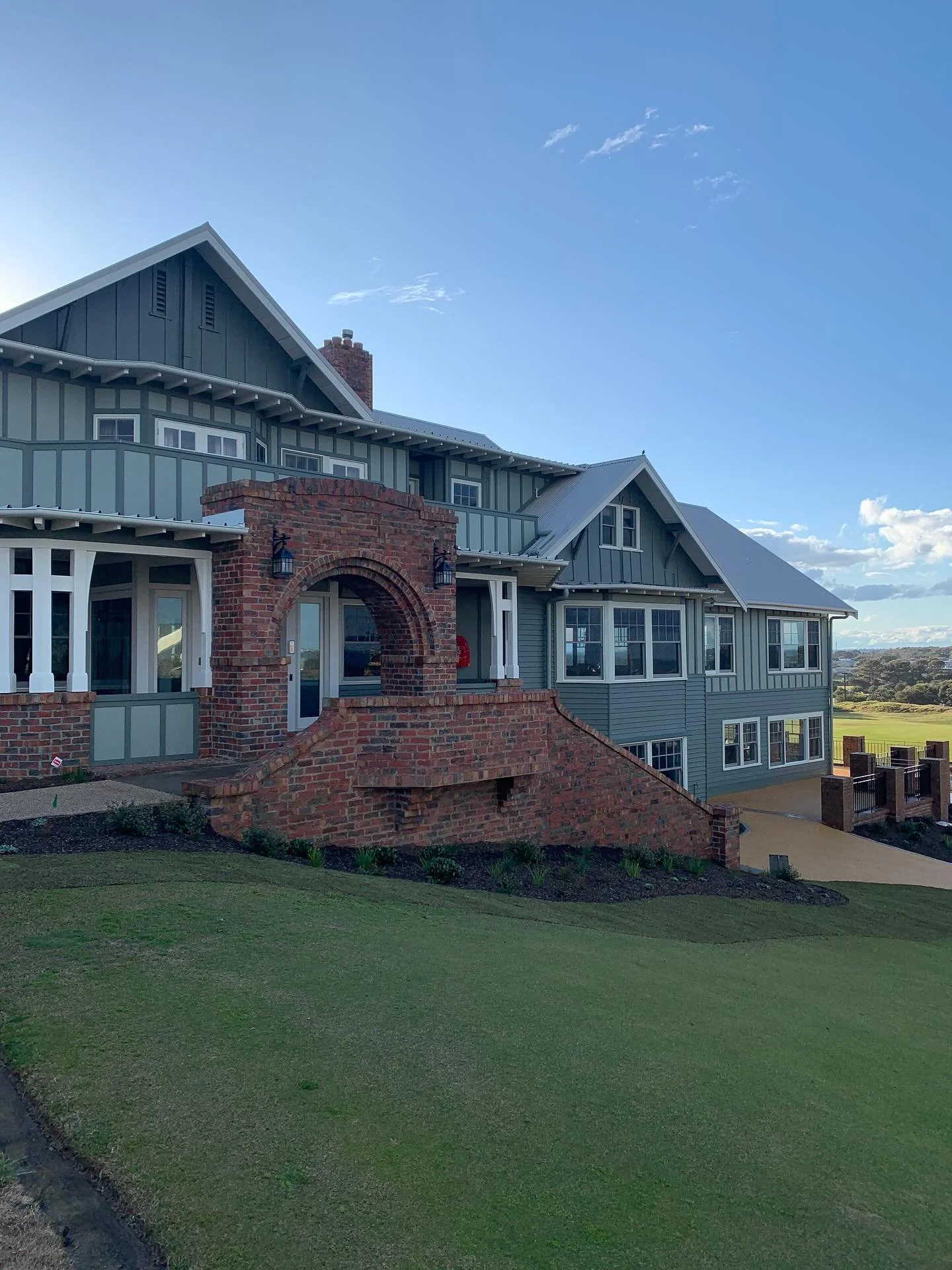The Copper Doctors had the pleasure of working inside one of Australia&rsquo;s most spectacular seaside golf clubs.
Our task to restore the shine to two giant brass plaques inside the newly refurbished club house#barwonheads #golfclubs #nationaltrust