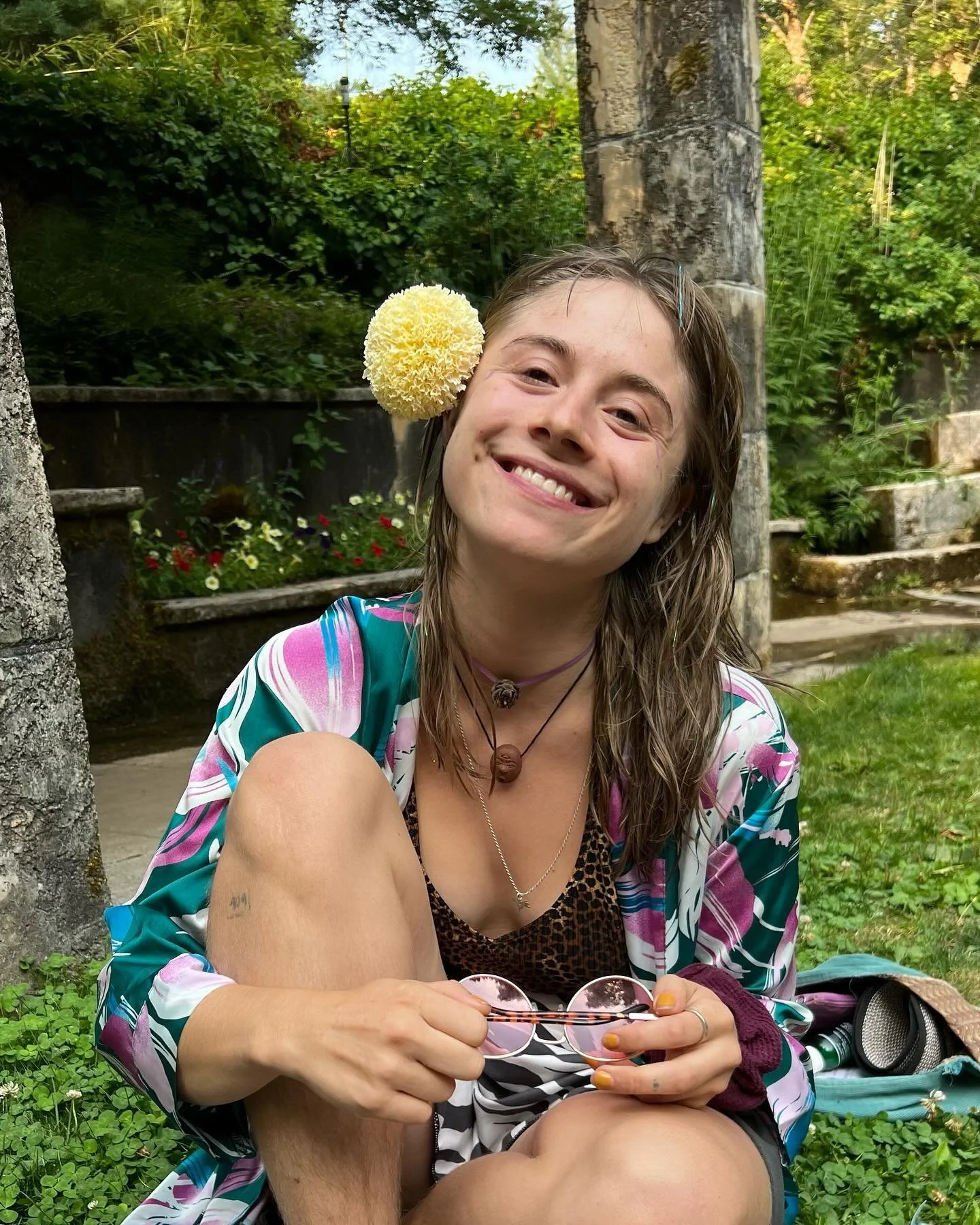 EARTH HEART 
my heart is on this earth
made of mysteries 
I have all the gifts to have 
To not dart but maybe have a joyful fart 
and when I must part. 
I lust for what could have been. 
The ever-changing effervescent luminescent ways to live this li