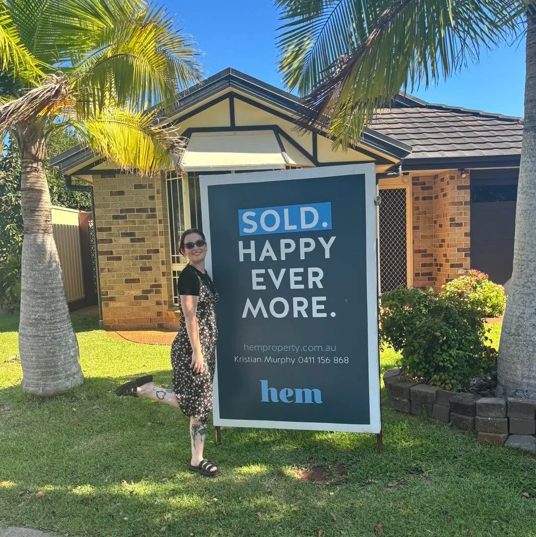 We love a first home buyer!! 🏡

A photo speaks a thousand words. The smiles say it all.

Another dream turned into reality and another set of keys in the hands of a brand new homeowner.

This is why I love what I do. Congratulations!🥂

Thank you fo