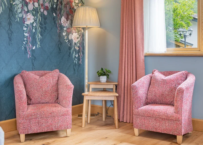 rockgarth_wallpanellingwallpaper-pink
