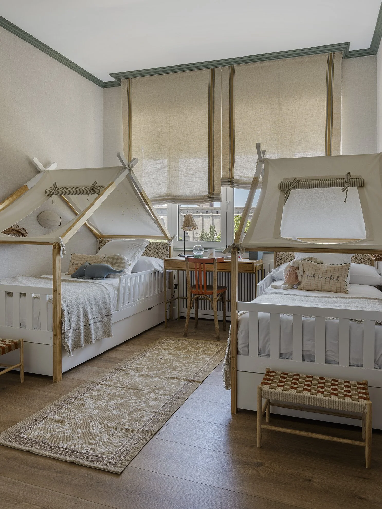 27Castellano 960217.jpg