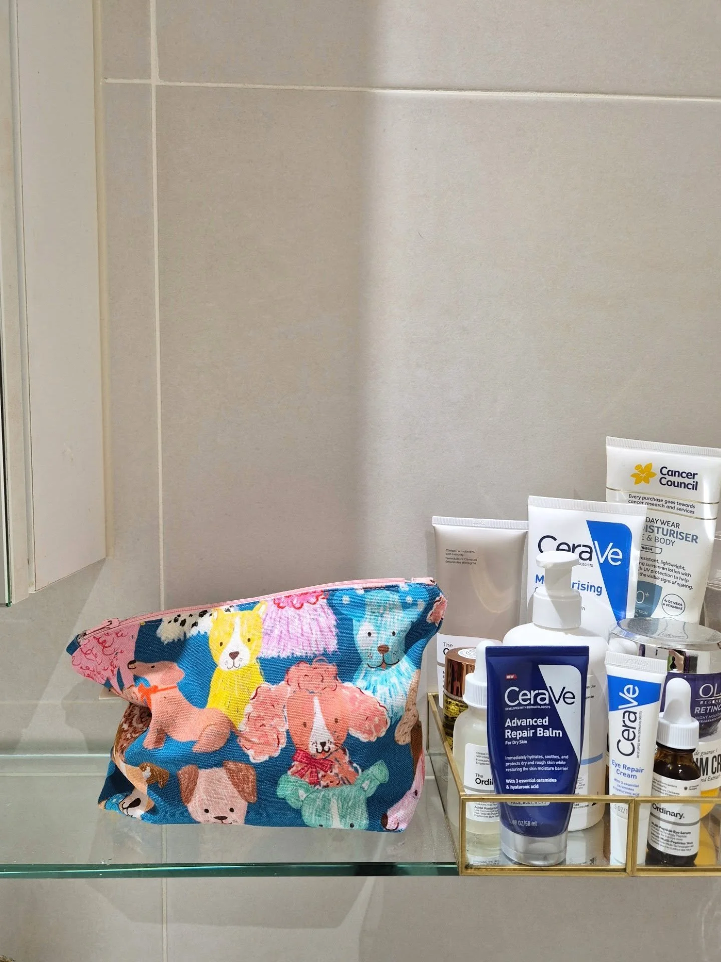 Spotted this cutie in the wild 🤭

Our large travel pouches aren't just for travel! Perfect for keeping your bathroom shelves tidy of all your little bits and bobs 🛀🧼