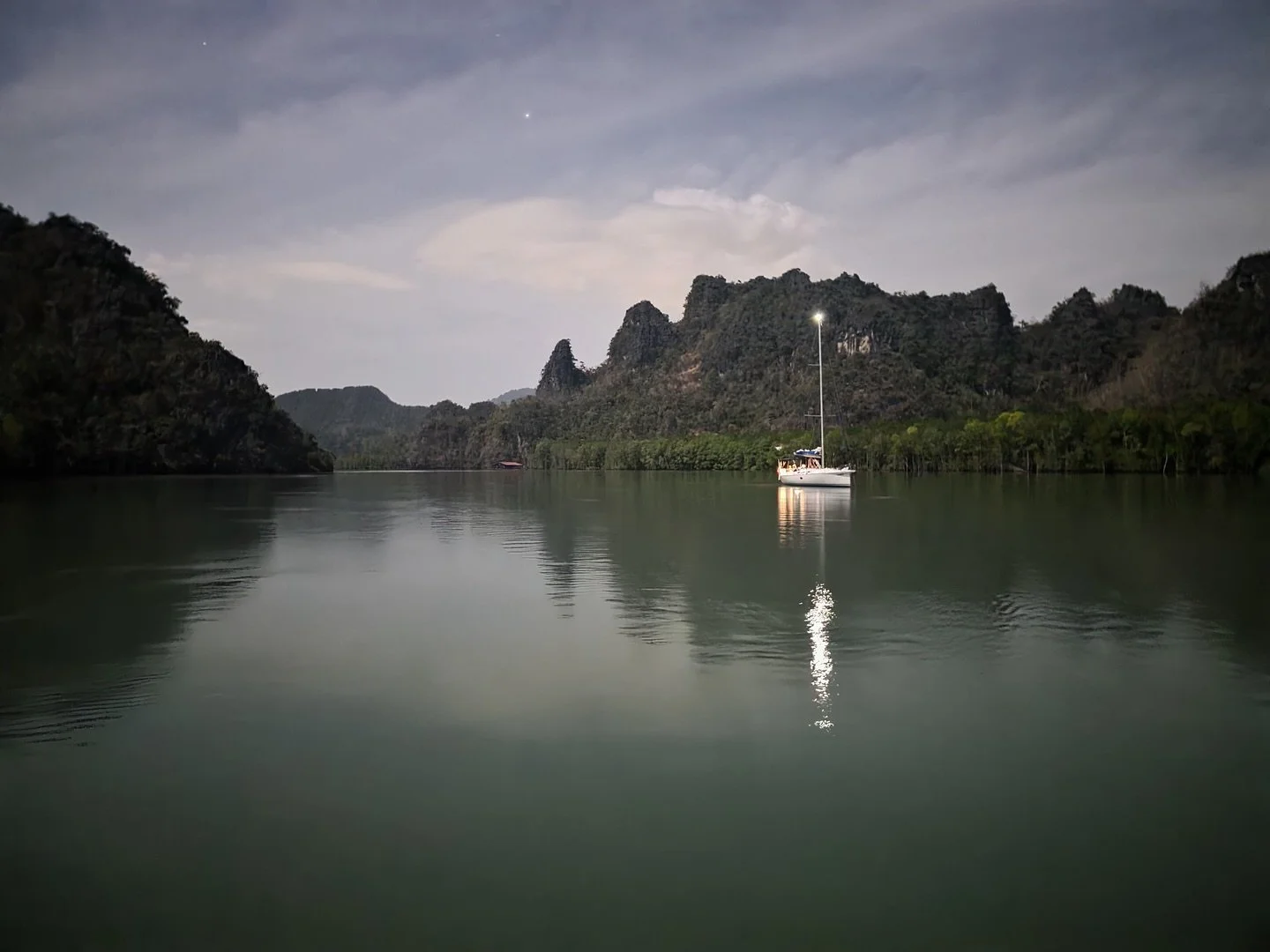 What a great week with these guys,all passing their various RYA sailing qualifications,well done all👏👏👏Our courses run from October through to April in the beautiful Sailing grounds of Southeast Asia for more details check out our website at redca