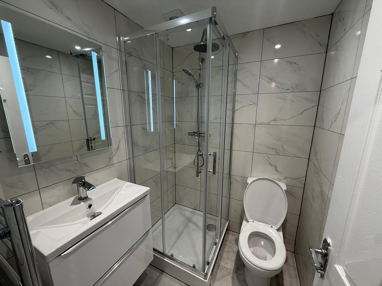 29 Watkin St - FF Bathroom.jpeg
